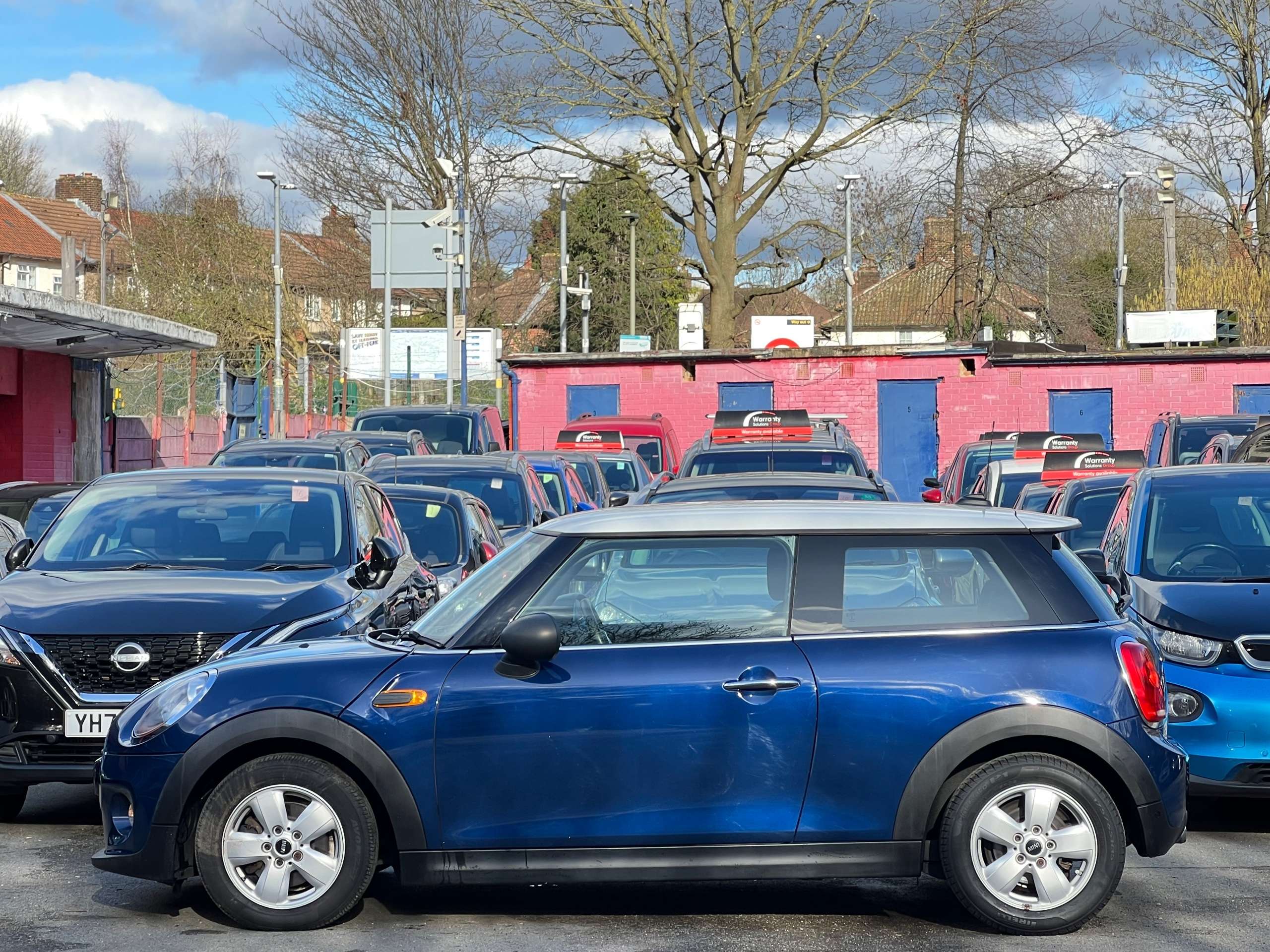 A 2015 MINI HATCH 1.5 Cooper D Hatchback 3dr Diesel Auto Euro 6 (s/s) (116 ps) A 2015 MINI HATCH 1.5 Cooper D Hatchback 3dr Diesel Auto Euro 6 (s/s) (116 ps)