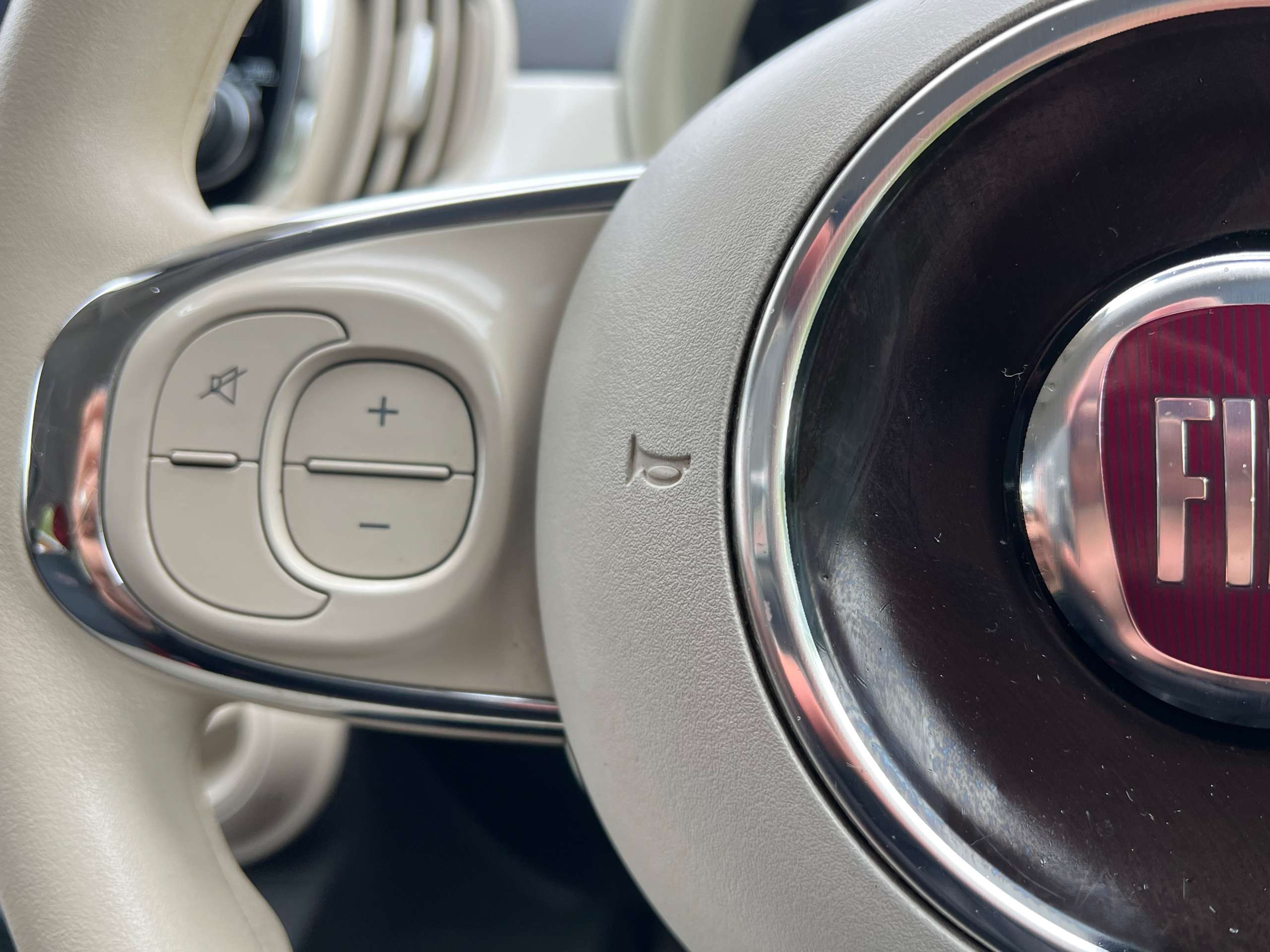 2017 FIAT 500 2017 FIAT 500