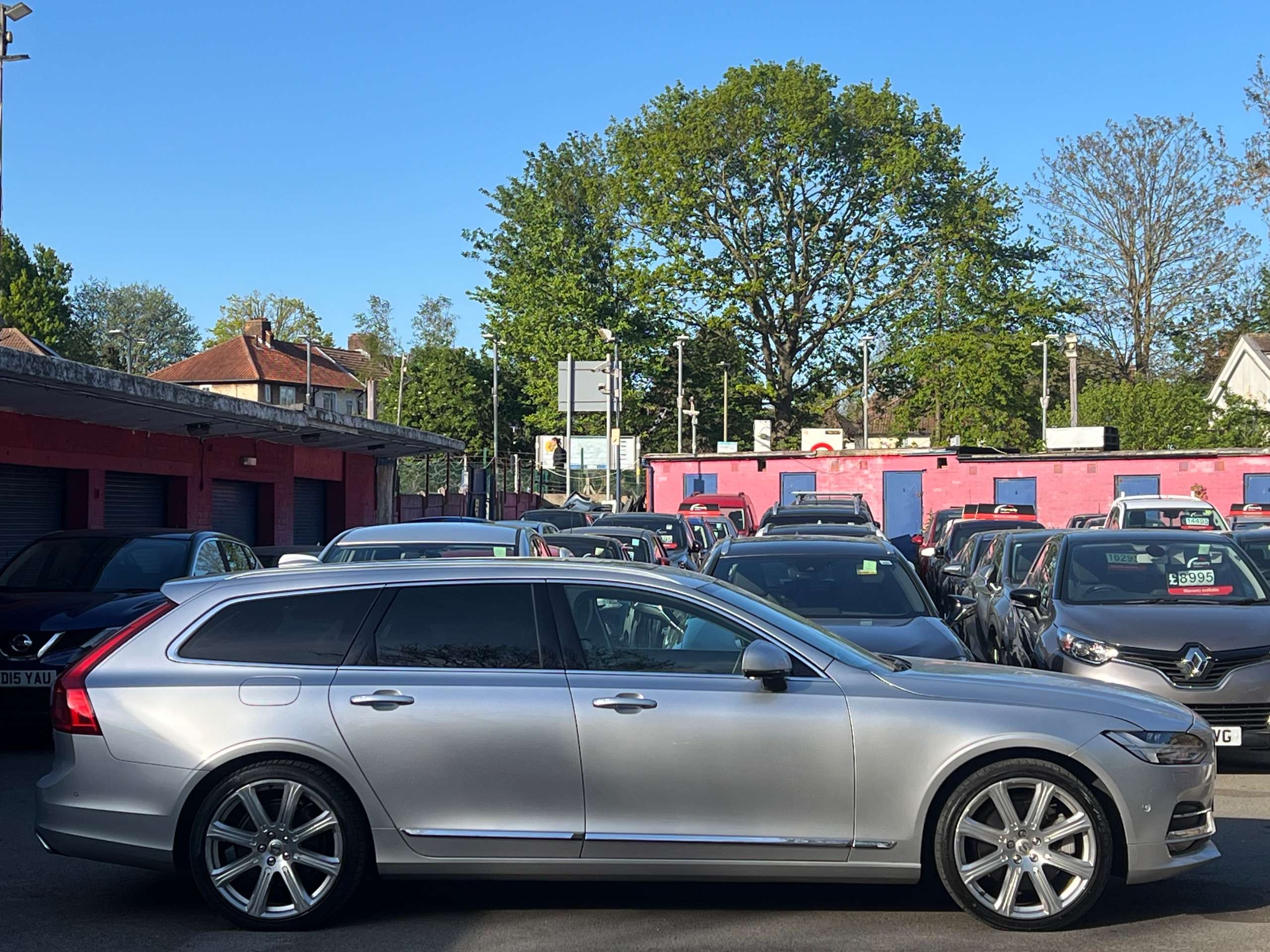 2017 VOLVO V90 2017 VOLVO V90