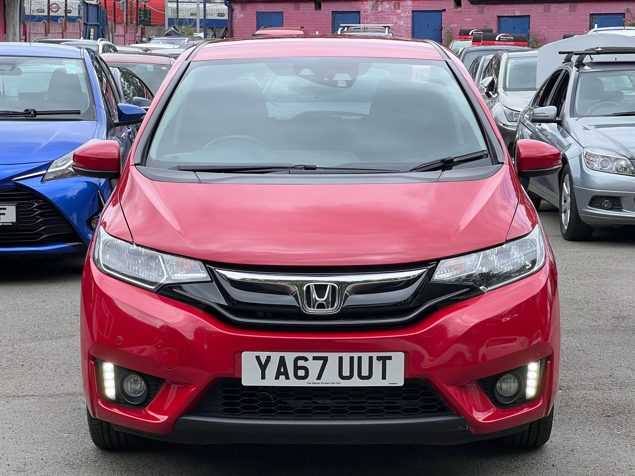 A 2017 HONDA JAZZ 1.3 i-VTEC EX Hatchback 5dr Petrol CVT Euro 6 (s/s) (102 ps) A 2017 HONDA JAZZ 1.3 i-VTEC EX Hatchback 5dr Petrol CVT Euro 6 (s/s) (102 ps)