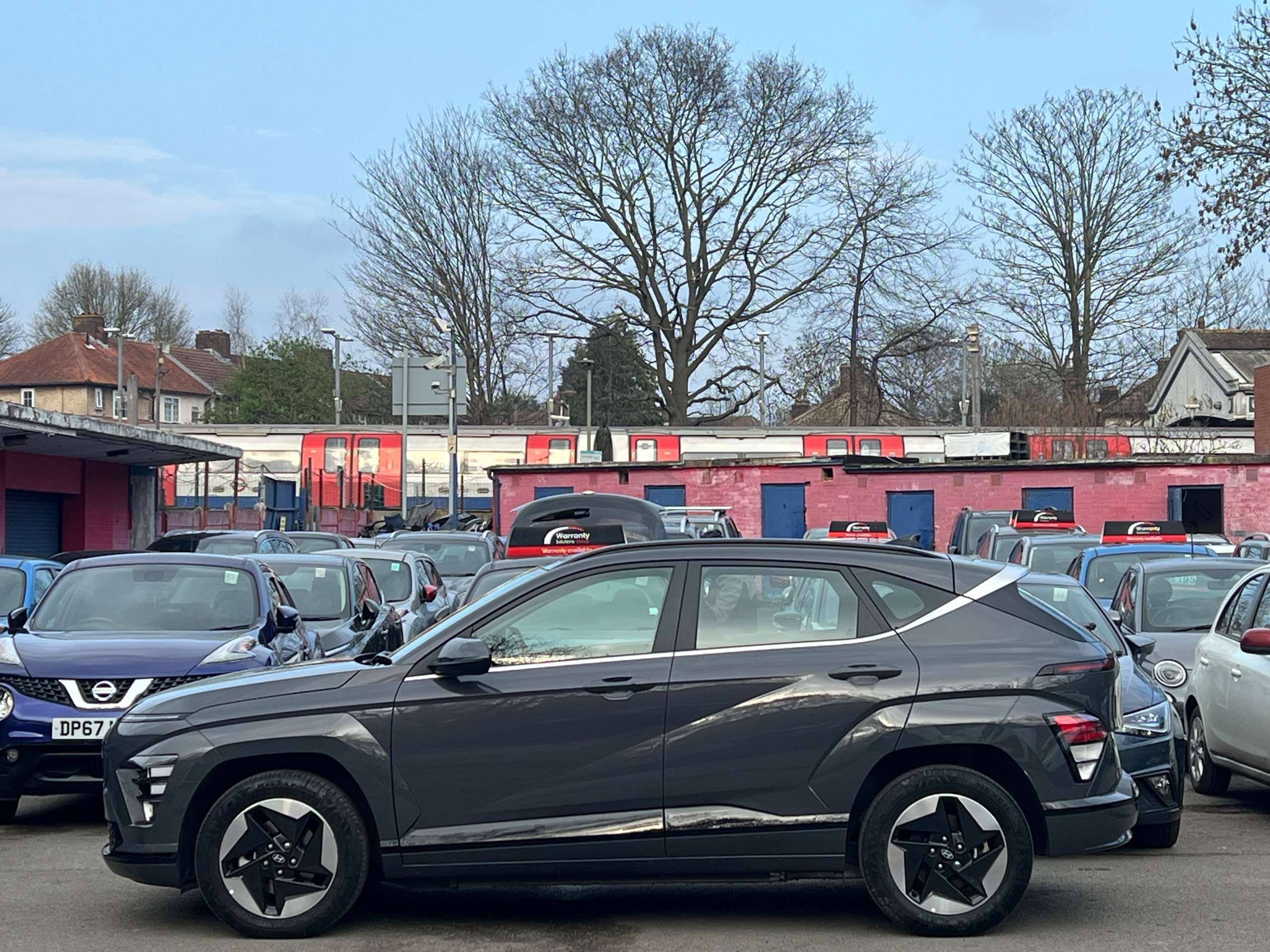 A 2024 HYUNDAI KONA 65.4kWh Advance SUV 5dr Electric Auto (218 ps) A 2024 HYUNDAI KONA 65.4kWh Advance SUV 5dr Electric Auto (218 ps)