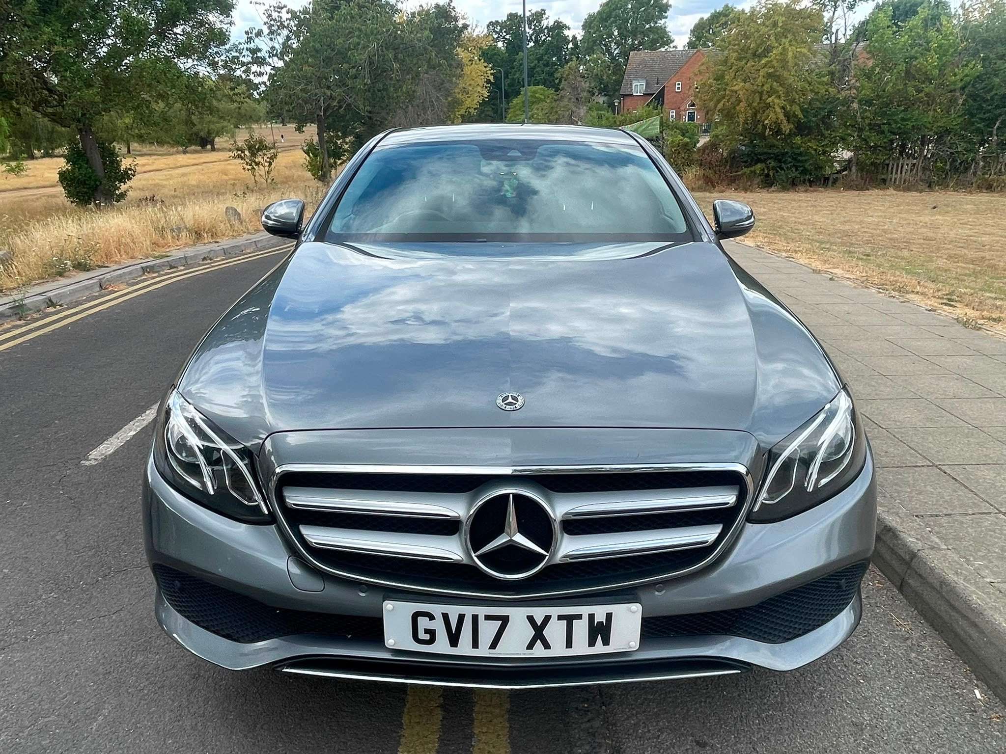A 2017 MERCEDES-BENZ E CLASS 2.0 E220d SE Saloon 4dr Diesel G-Tronic+ Euro 6 (s/s) (194 ps) A 2017 MERCEDES-BENZ E CLASS 2.0 E220d SE Saloon 4dr Diesel G-Tronic+ Euro 6 (s/s) (194 ps)