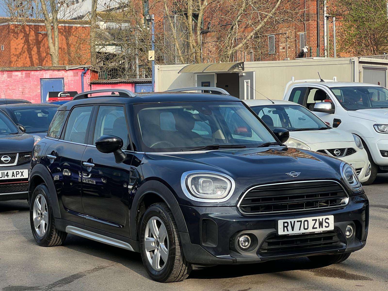 A 2020 MINI COUNTRYMAN 1.5 Cooper Classic SUV 5dr Petrol Steptronic Euro 6 (s/s) (136 ps) A 2020 MINI COUNTRYMAN 1.5 Cooper Classic SUV 5dr Petrol Steptronic Euro 6 (s/s) (136 ps)