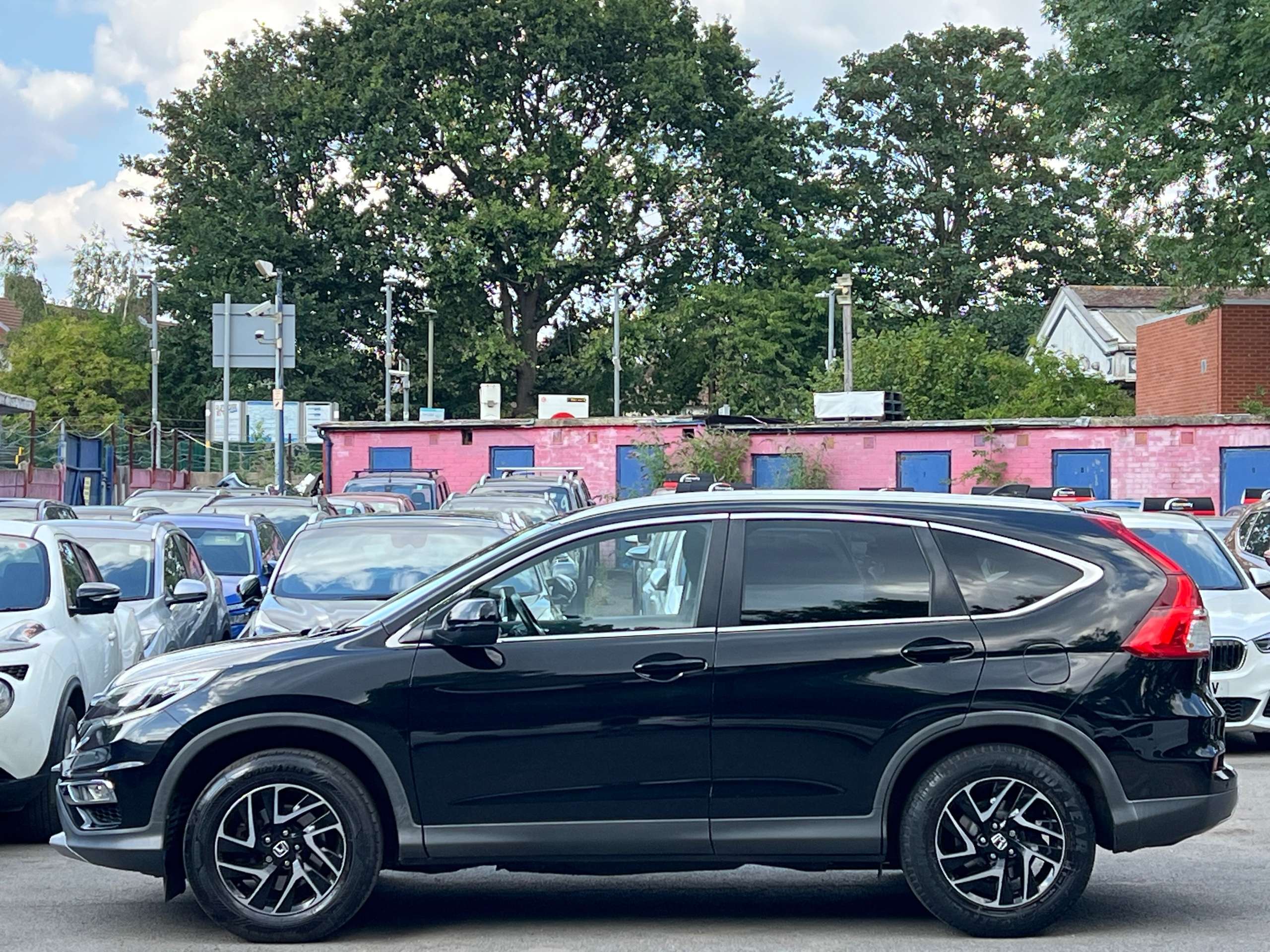 A 2017 HONDA CR-V 1.6 i-DTEC SE Plus Navi SUV 5dr Diesel Auto 4WD Euro 6 (160 ps) A 2017 HONDA CR-V 1.6 i-DTEC SE Plus Navi SUV 5dr Diesel Auto 4WD Euro 6 (160 ps)