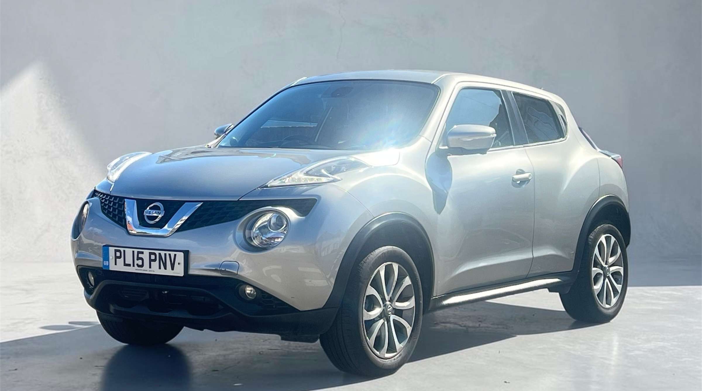 A 2015 NISSAN JUKE 1.6 Tekna SUV 5dr Petrol XTRON Euro 6 (117 ps) A 2015 NISSAN JUKE 1.6 Tekna SUV 5dr Petrol XTRON Euro 6 (117 ps)