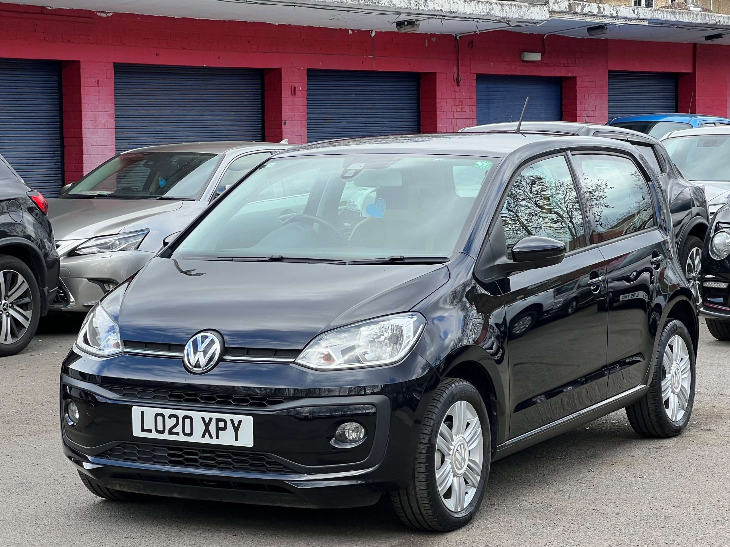 A 2020 VOLKSWAGEN UP! High UP A 2020 VOLKSWAGEN UP! High UP