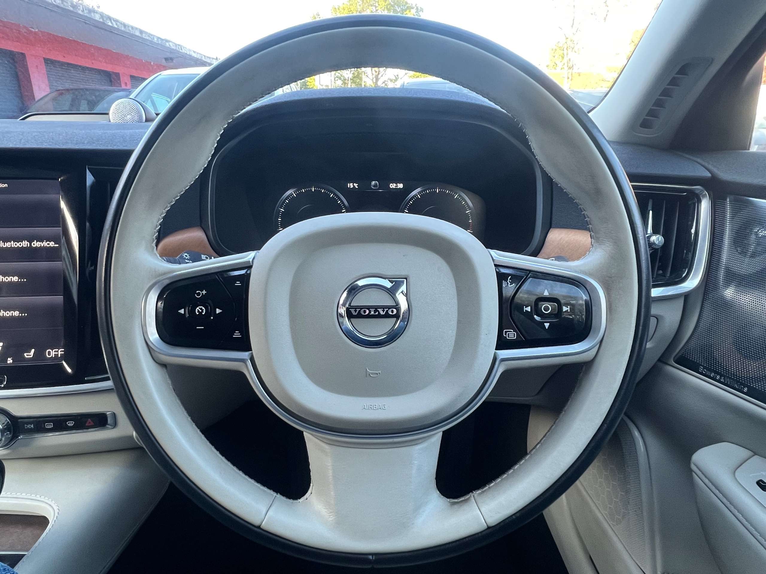 2017 VOLVO V90 2017 VOLVO V90