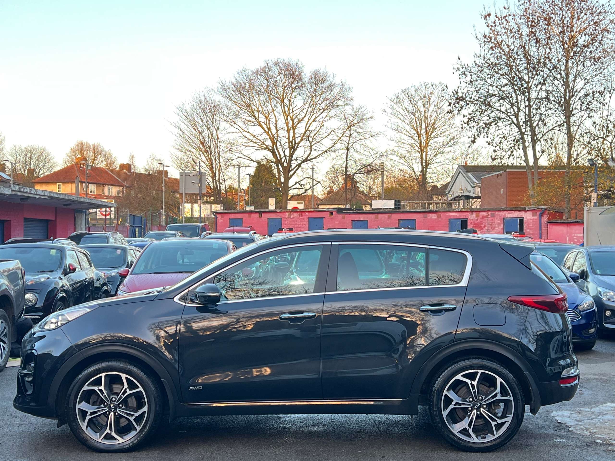 A 2020 KIA SPORTAGE 1.6 T-GDi GT-Line S SUV 5dr Petrol DCT AWD Euro 6 (s/s) (174 bhp) A 2020 KIA SPORTAGE 1.6 T-GDi GT-Line S SUV 5dr Petrol DCT AWD Euro 6 (s/s) (174 bhp)