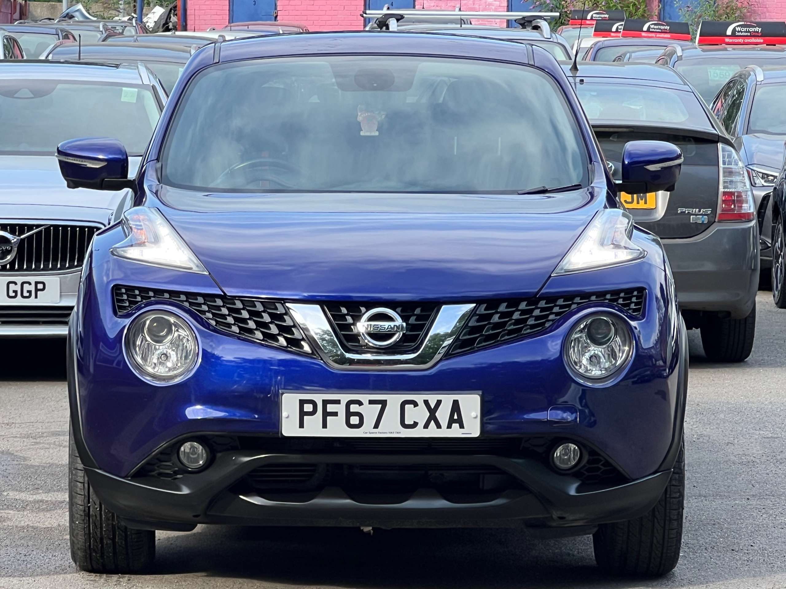 A 2018 NISSAN JUKE 1.6 Tekna SUV 5dr Petrol XTRON Euro 6 (117 ps) A 2018 NISSAN JUKE 1.6 Tekna SUV 5dr Petrol XTRON Euro 6 (117 ps)