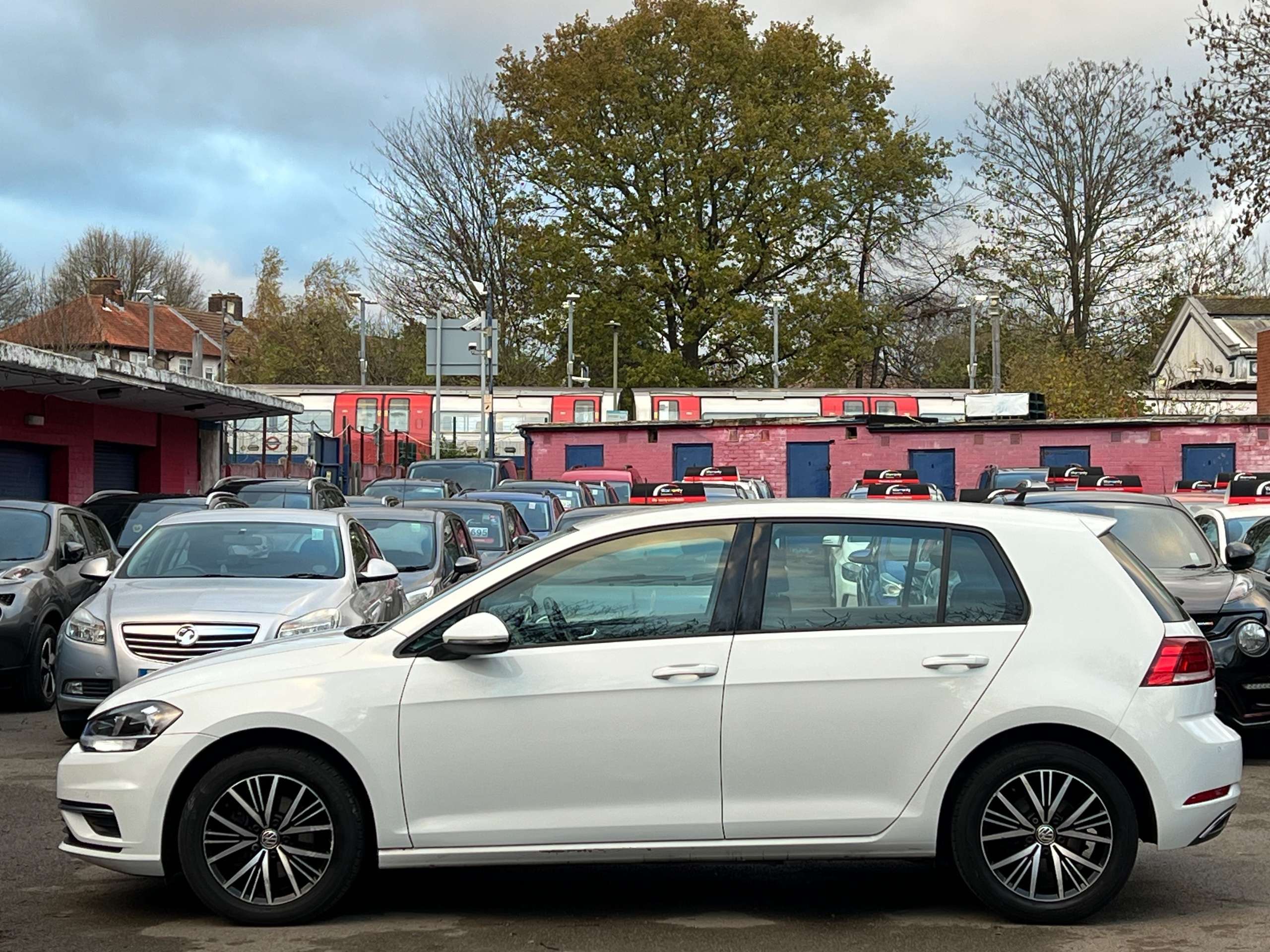 2018 VOLKSWAGEN GOLF 2018 VOLKSWAGEN GOLF