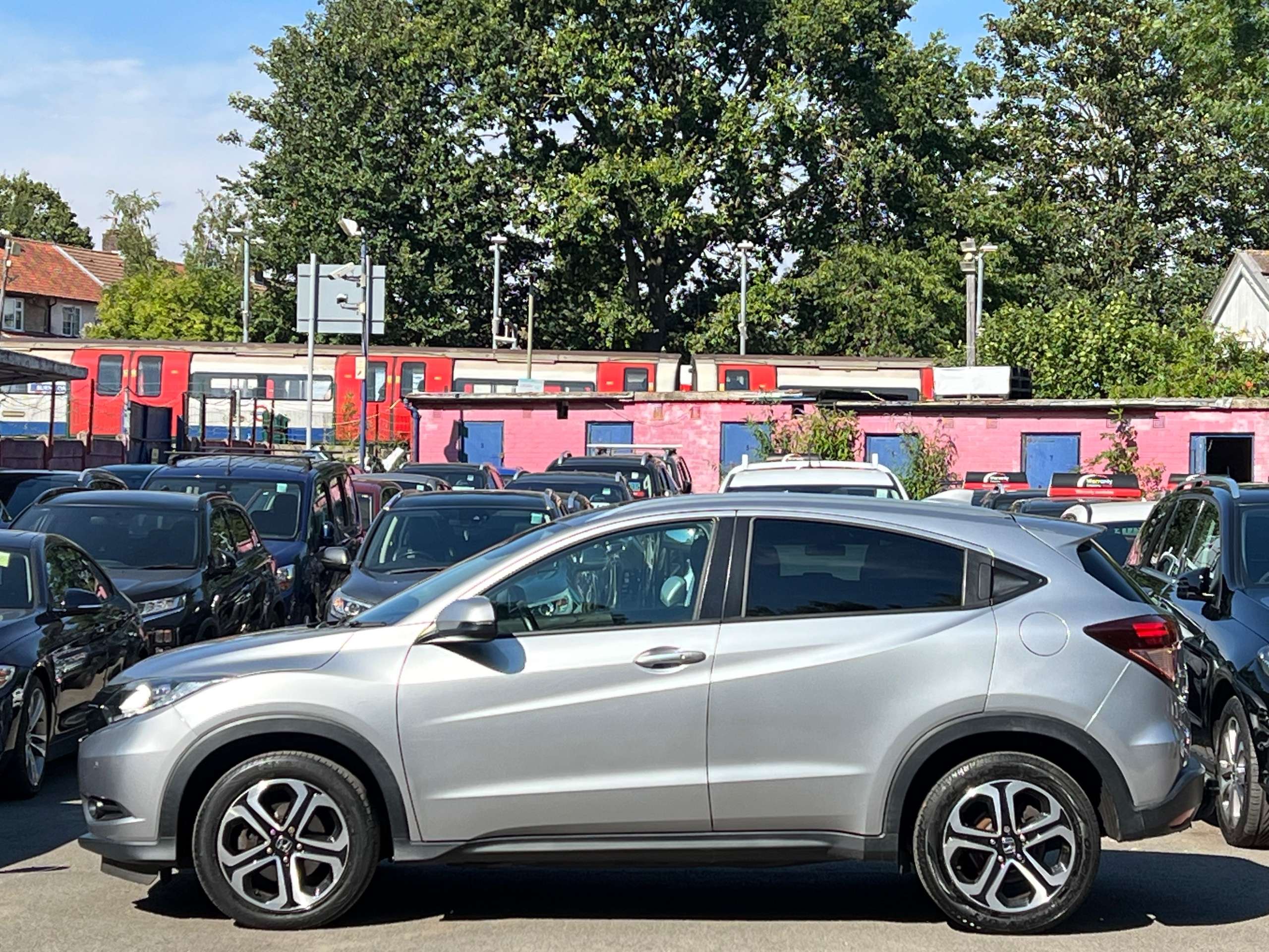 A 2017 HONDA HR-V 1.5 i-VTEC EX SUV 5dr Petrol CVT Euro 6 (s/s) (130 ps) A 2017 HONDA HR-V 1.5 i-VTEC EX SUV 5dr Petrol CVT Euro 6 (s/s) (130 ps)