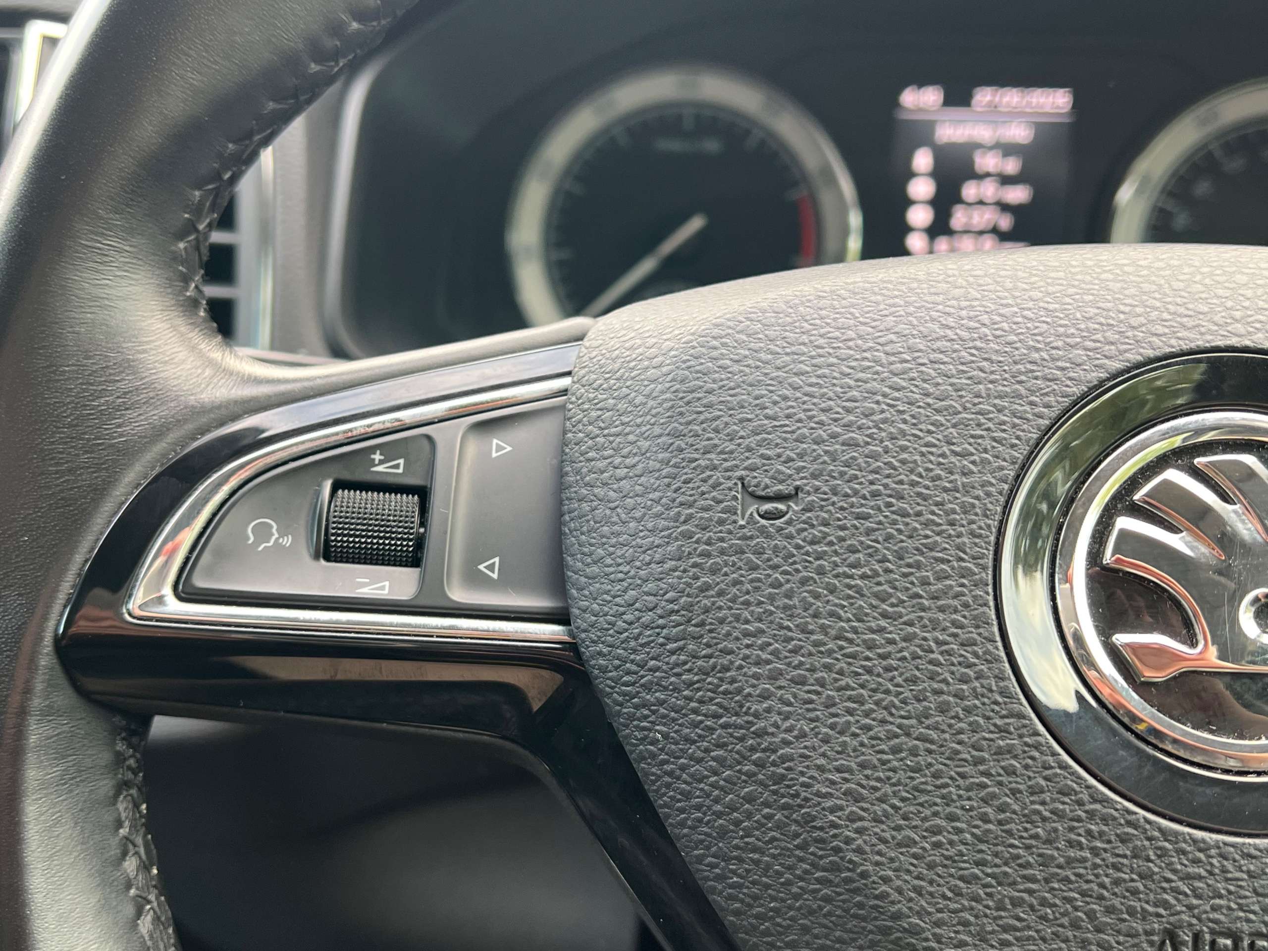 2018 SKODA KAROQ 2018 SKODA KAROQ