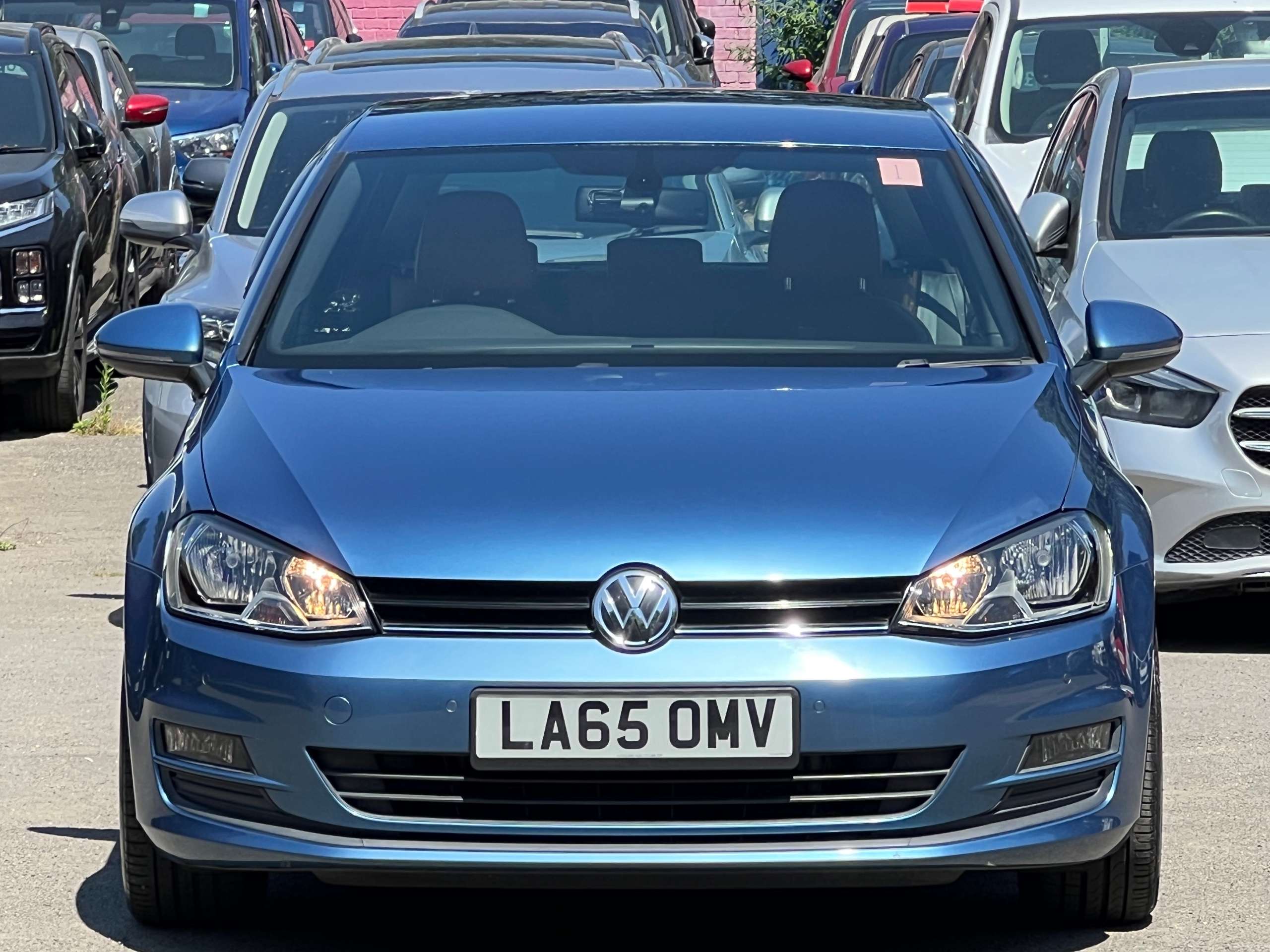 A 2016 VOLKSWAGEN GOLF TSI BlueMotion Tech Petrol DSG Euro 6 A 2016 VOLKSWAGEN GOLF TSI BlueMotion Tech Petrol DSG Euro 6