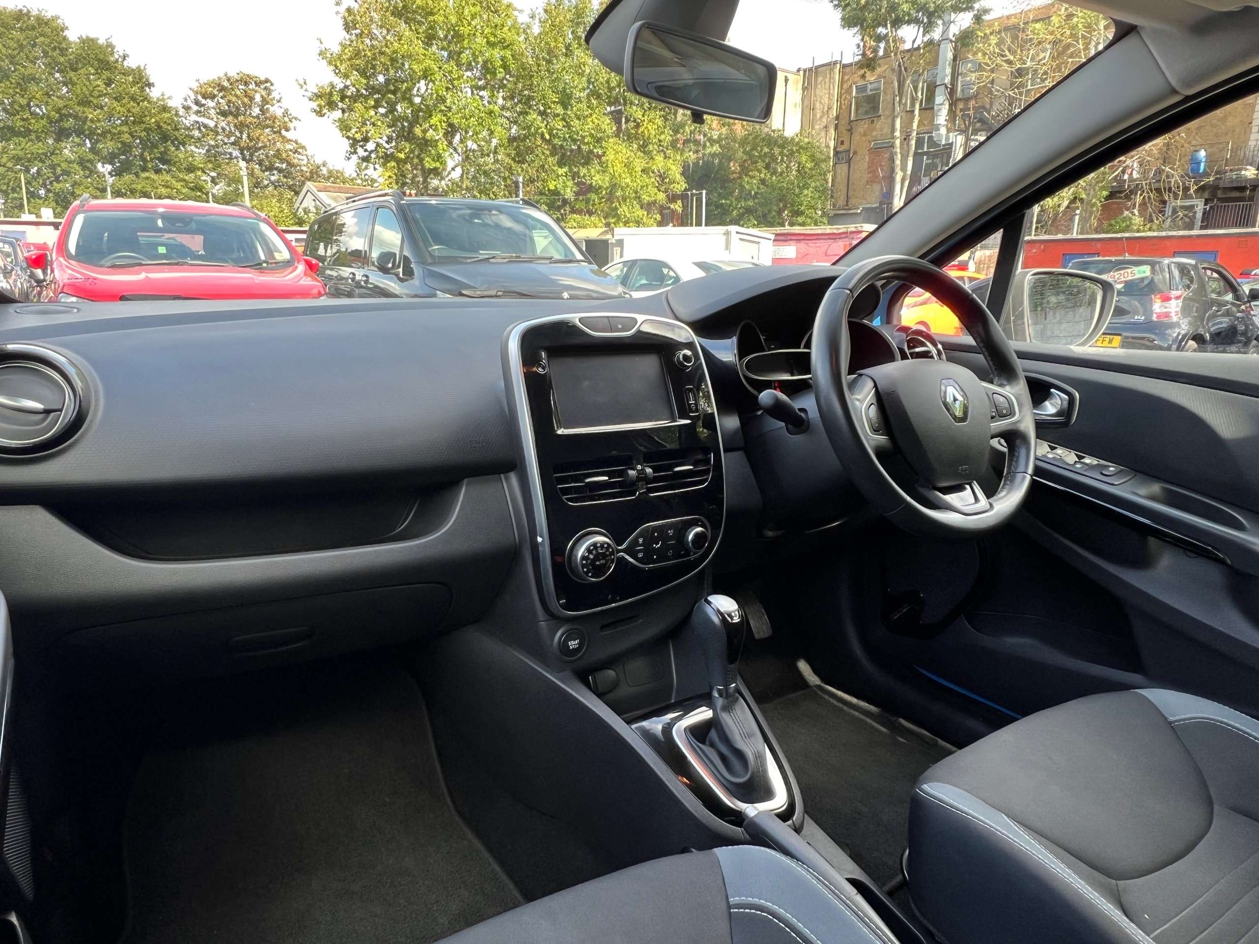 2015 RENAULT CLIO 2015 RENAULT CLIO