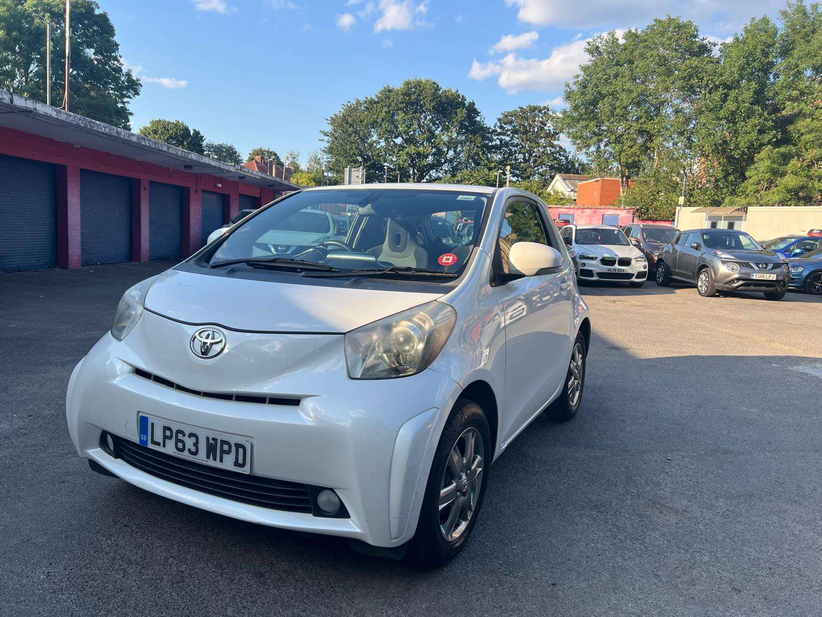 A 2014 TOYOTA IQ 1.0 VVT-i 2 Hatchback 3dr Petrol Multidrive Euro 5 (68 ps) A 2014 TOYOTA IQ 1.0 VVT-i 2 Hatchback 3dr Petrol Multidrive Euro 5 (68 ps)