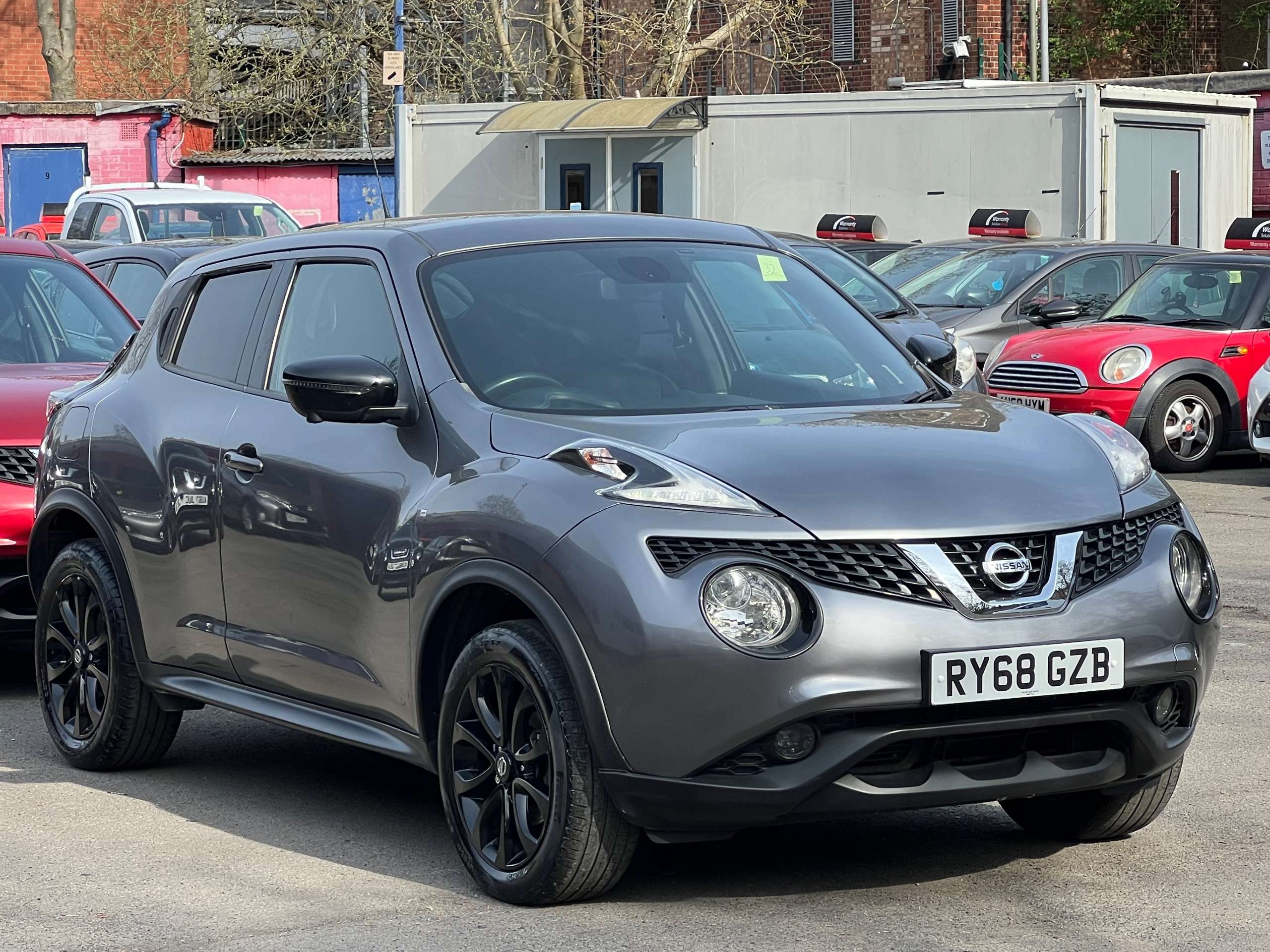 A 2019 NISSAN JUKE 1.6 Tekna SUV 5dr Petrol XTRON Euro 6 (117 ps) A 2019 NISSAN JUKE 1.6 Tekna SUV 5dr Petrol XTRON Euro 6 (117 ps)