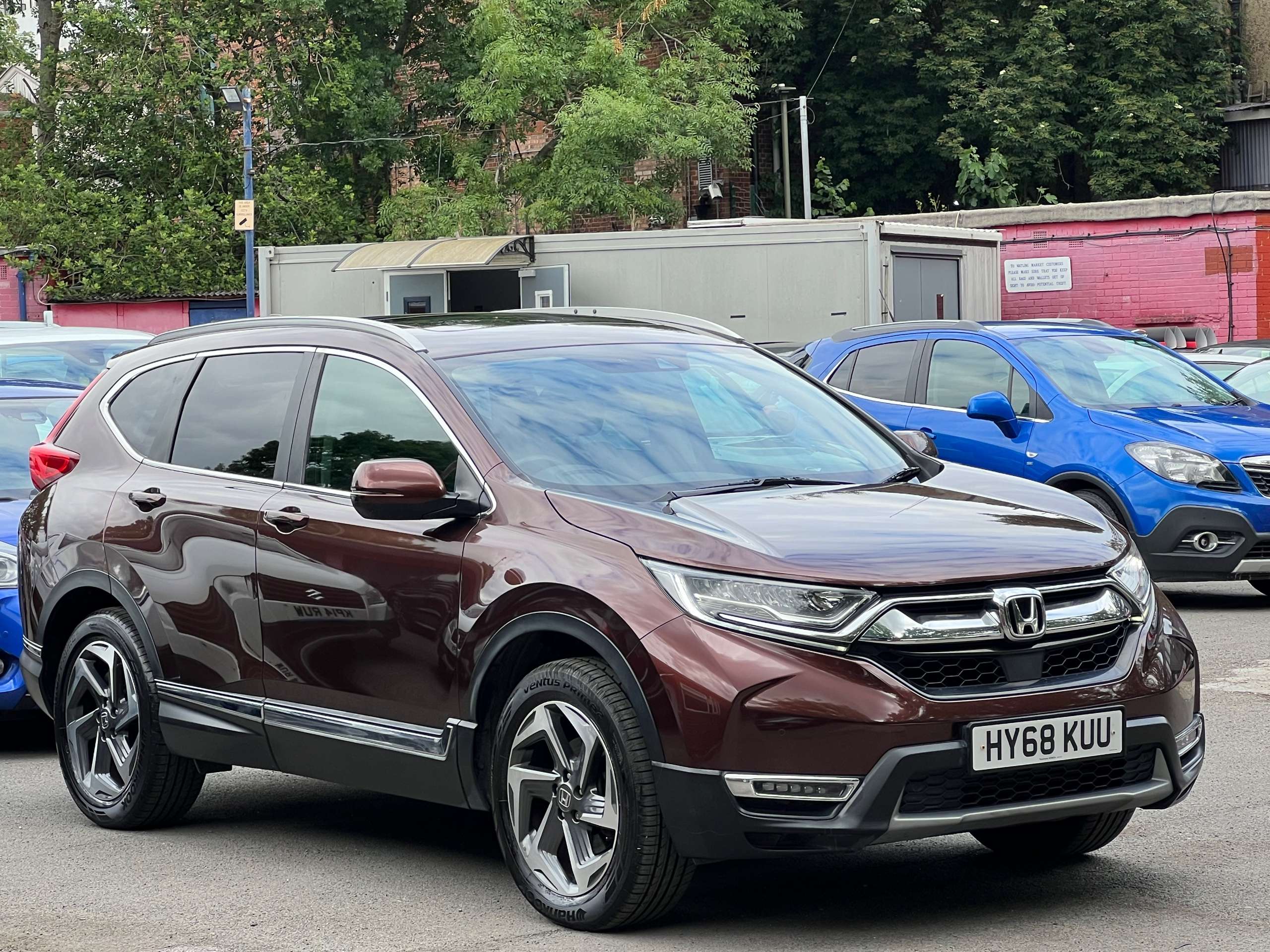 A 2018 HONDA CR-V 1.5 VTEC Turbo EX SUV 5dr Petrol CVT 4WD Euro 6 (193 ps) A 2018 HONDA CR-V 1.5 VTEC Turbo EX SUV 5dr Petrol CVT 4WD Euro 6 (193 ps)