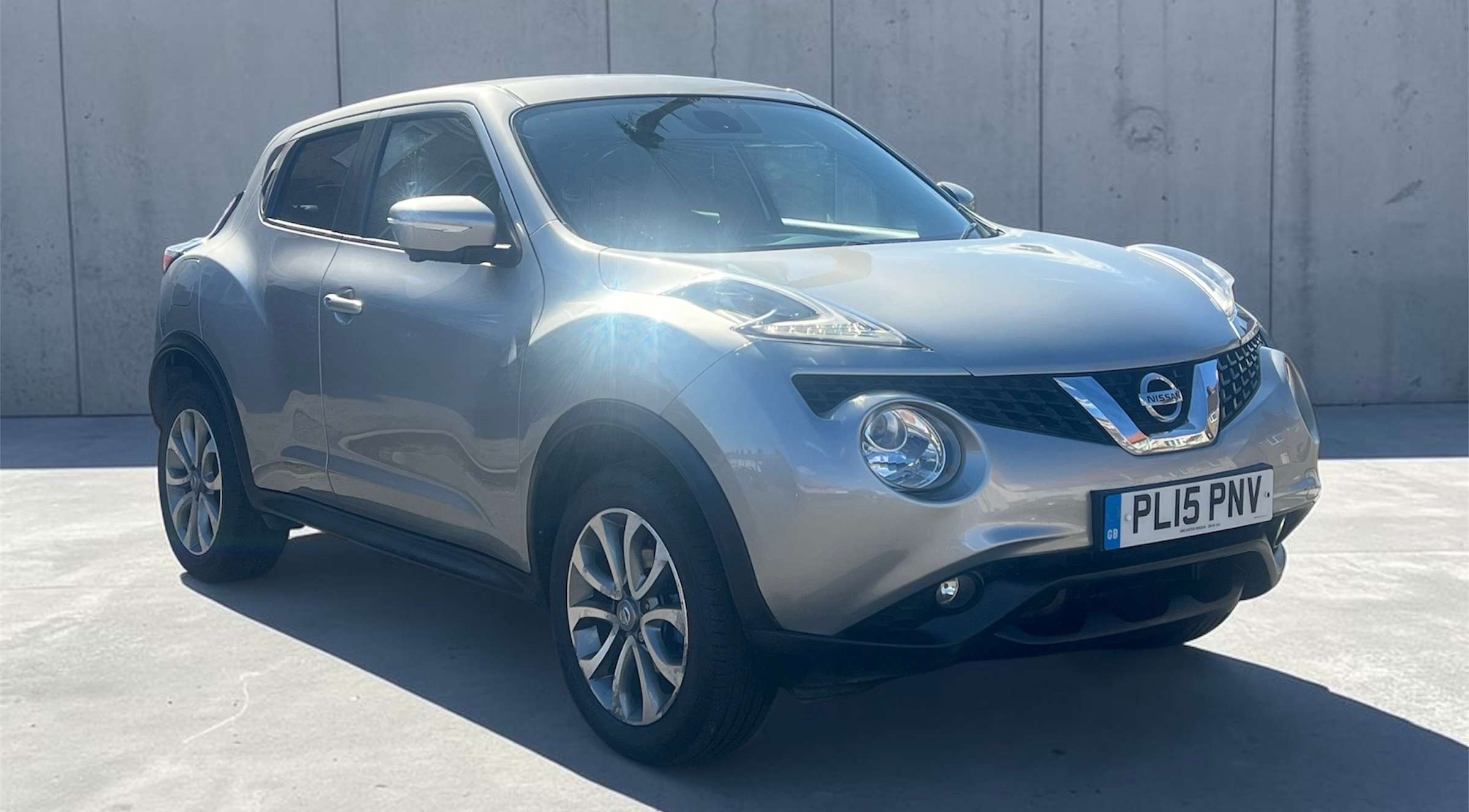 A 2015 NISSAN JUKE 1.6 Tekna SUV 5dr Petrol XTRON Euro 6 (117 ps) A 2015 NISSAN JUKE 1.6 Tekna SUV 5dr Petrol XTRON Euro 6 (117 ps)