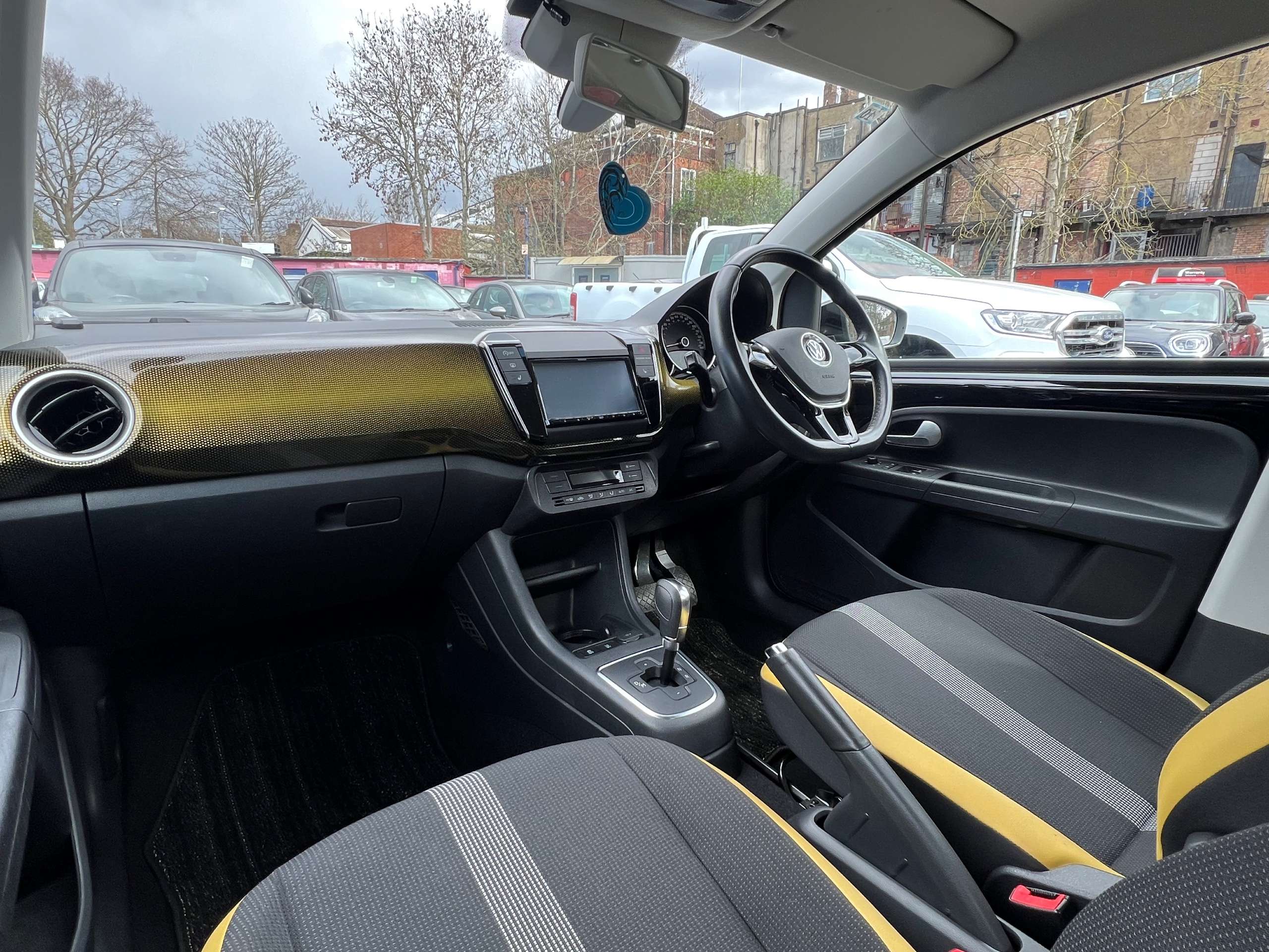 2020 VOLKSWAGEN UP! 2020 VOLKSWAGEN UP!