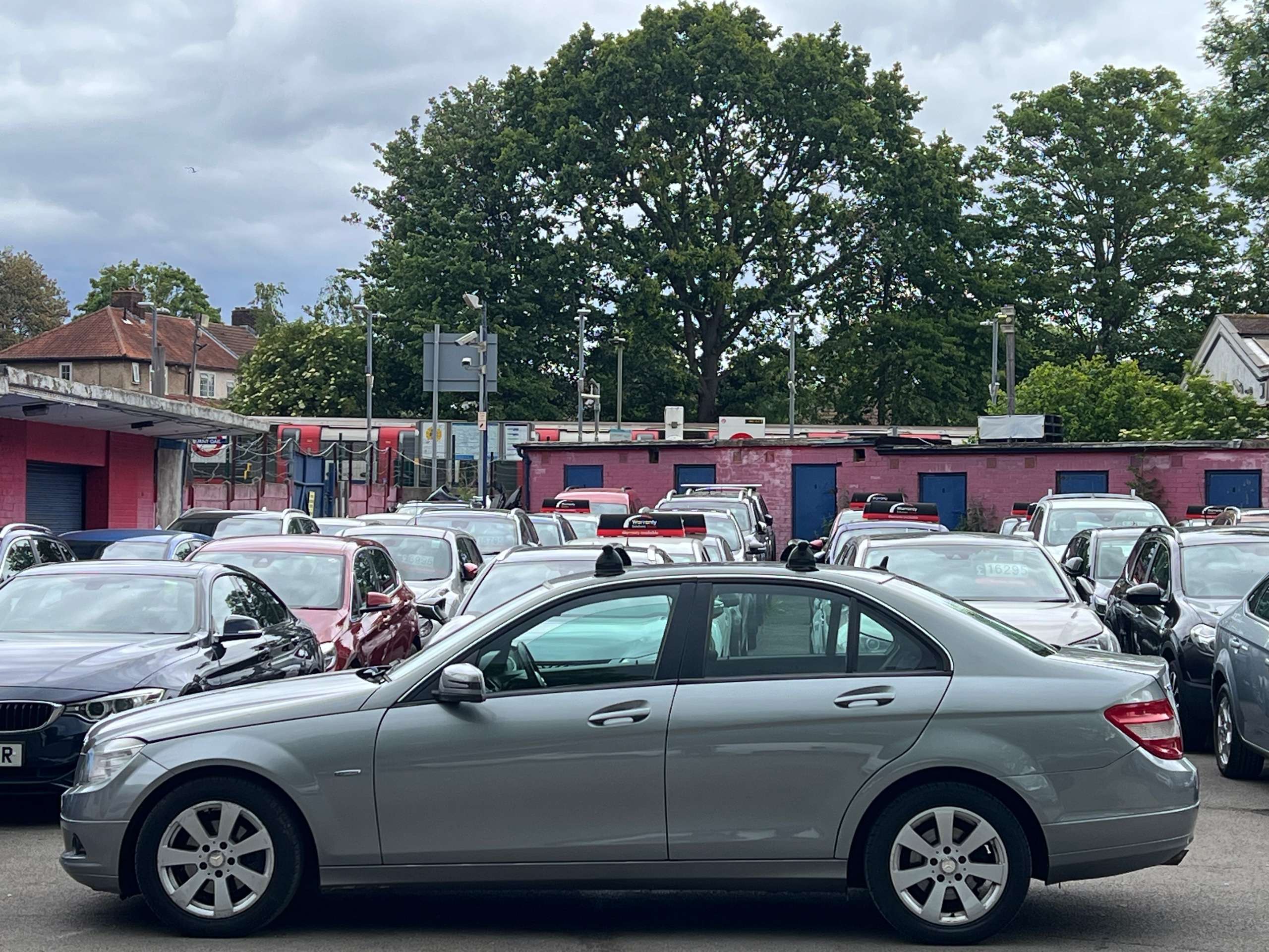 A 2010 MERCEDES-BENZ C CLASS 1.6 C180K BlueEfficiency Sport Saloon 4dr Petrol Auto Euro 4 (156 ps) A 2010 MERCEDES-BENZ C CLASS 1.6 C180K BlueEfficiency Sport Saloon 4dr Petrol Auto Euro 4 (156 ps)