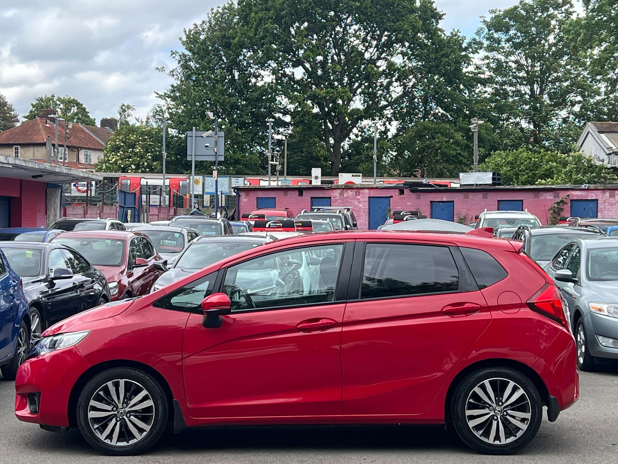 A 2017 HONDA JAZZ 1.3 i-VTEC EX Hatchback 5dr Petrol CVT Euro 6 (s/s) (102 ps) A 2017 HONDA JAZZ 1.3 i-VTEC EX Hatchback 5dr Petrol CVT Euro 6 (s/s) (102 ps)
