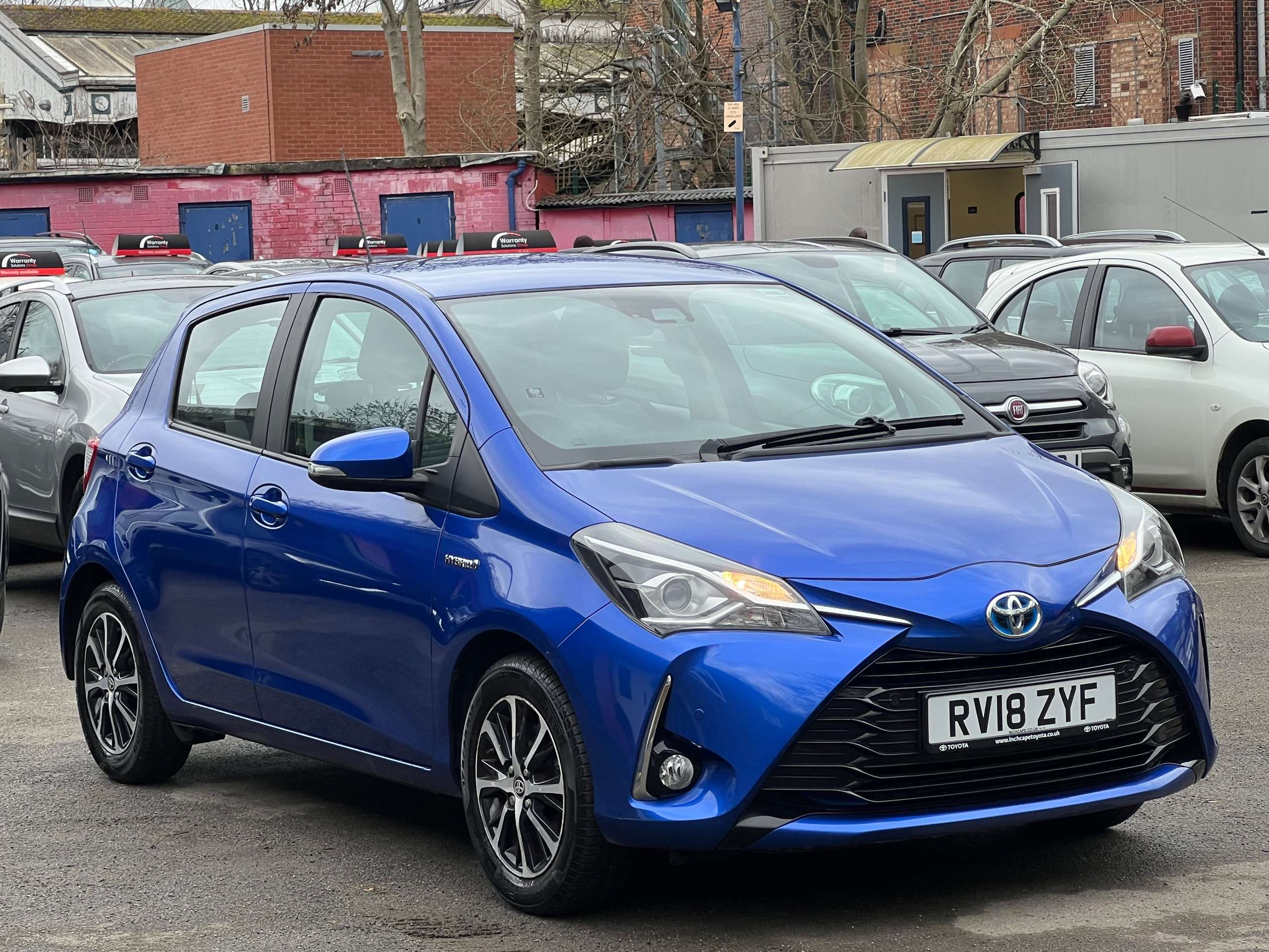 A 2018 TOYOTA YARIS 1.5 VVT-h Icon Tech Hatchback 5dr Petrol Hybrid E-CVT Euro 6 (s/s) (100 ps) A 2018 TOYOTA YARIS 1.5 VVT-h Icon Tech Hatchback 5dr Petrol Hybrid E-CVT Euro 6 (s/s) (100 ps)