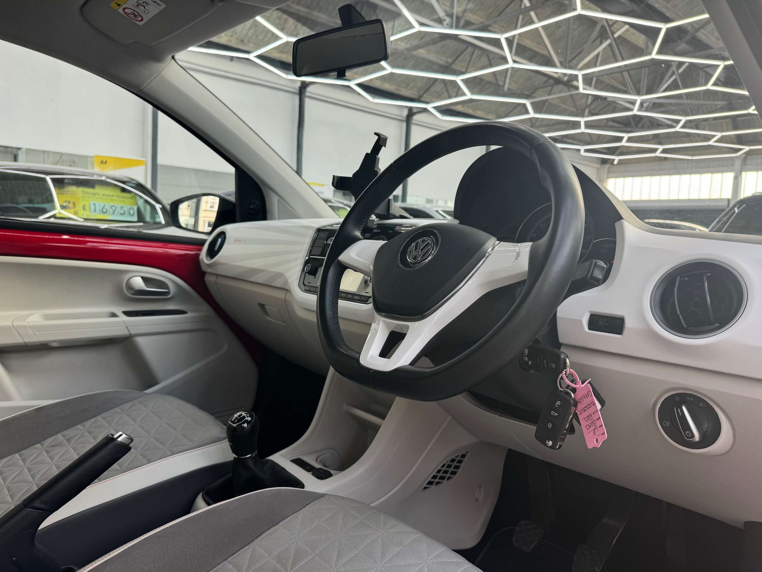 2019 VOLKSWAGEN UP! 2019 VOLKSWAGEN UP!