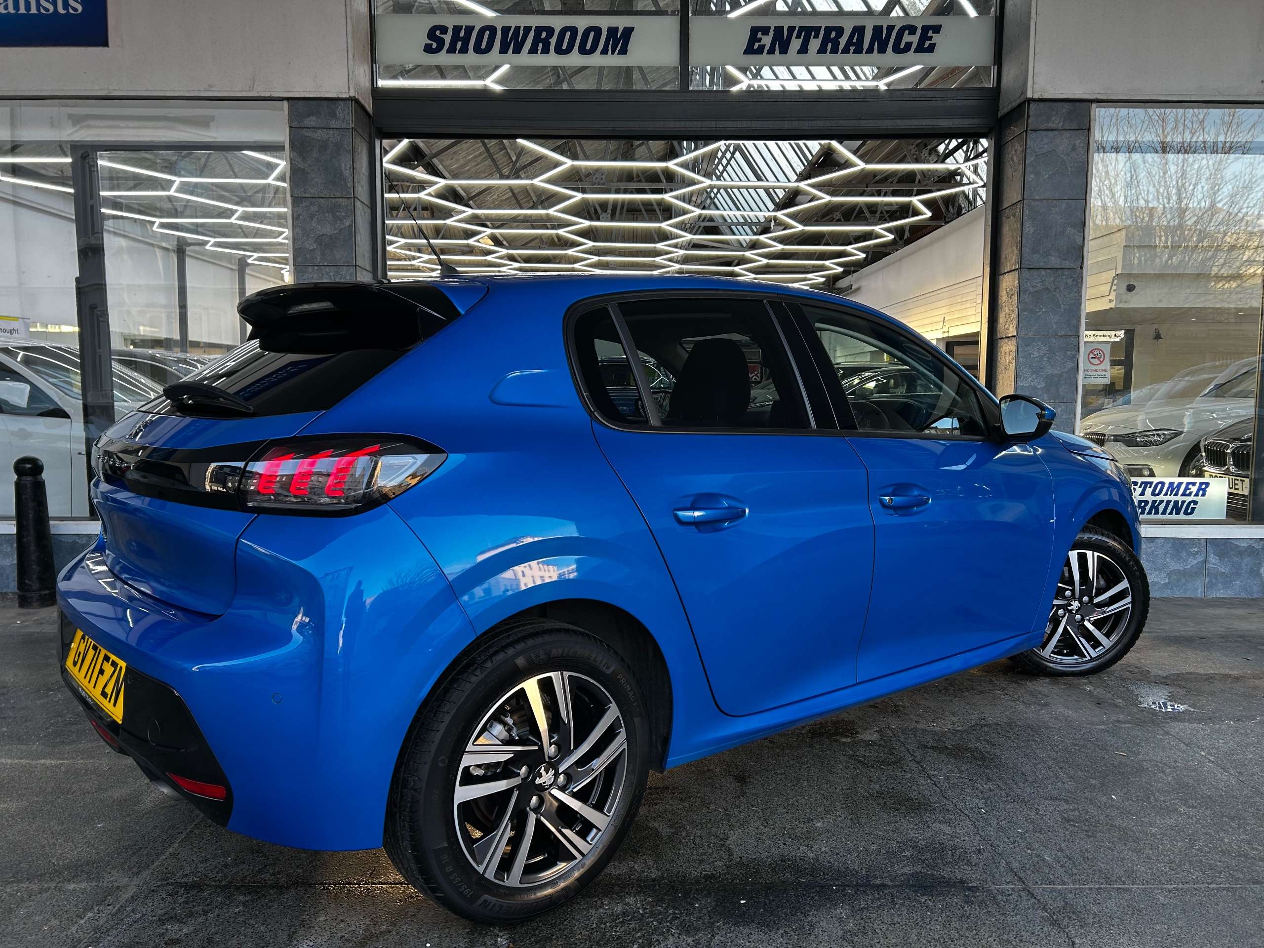 2021 PEUGEOT 208 2021 PEUGEOT 208