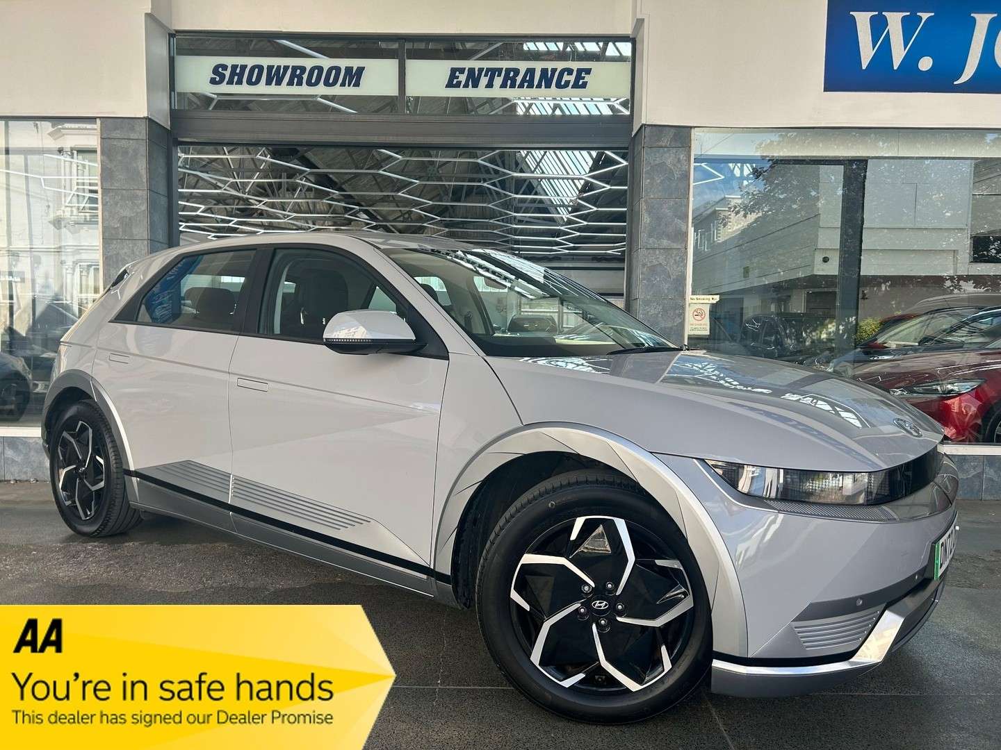A 2022 HYUNDAI IONIQ 5 58kWh Premium Hatchback Electric Auto (170 ps) 5dr A 2022 HYUNDAI IONIQ 5 58kWh Premium Hatchback Electric Auto (170 ps) 5dr