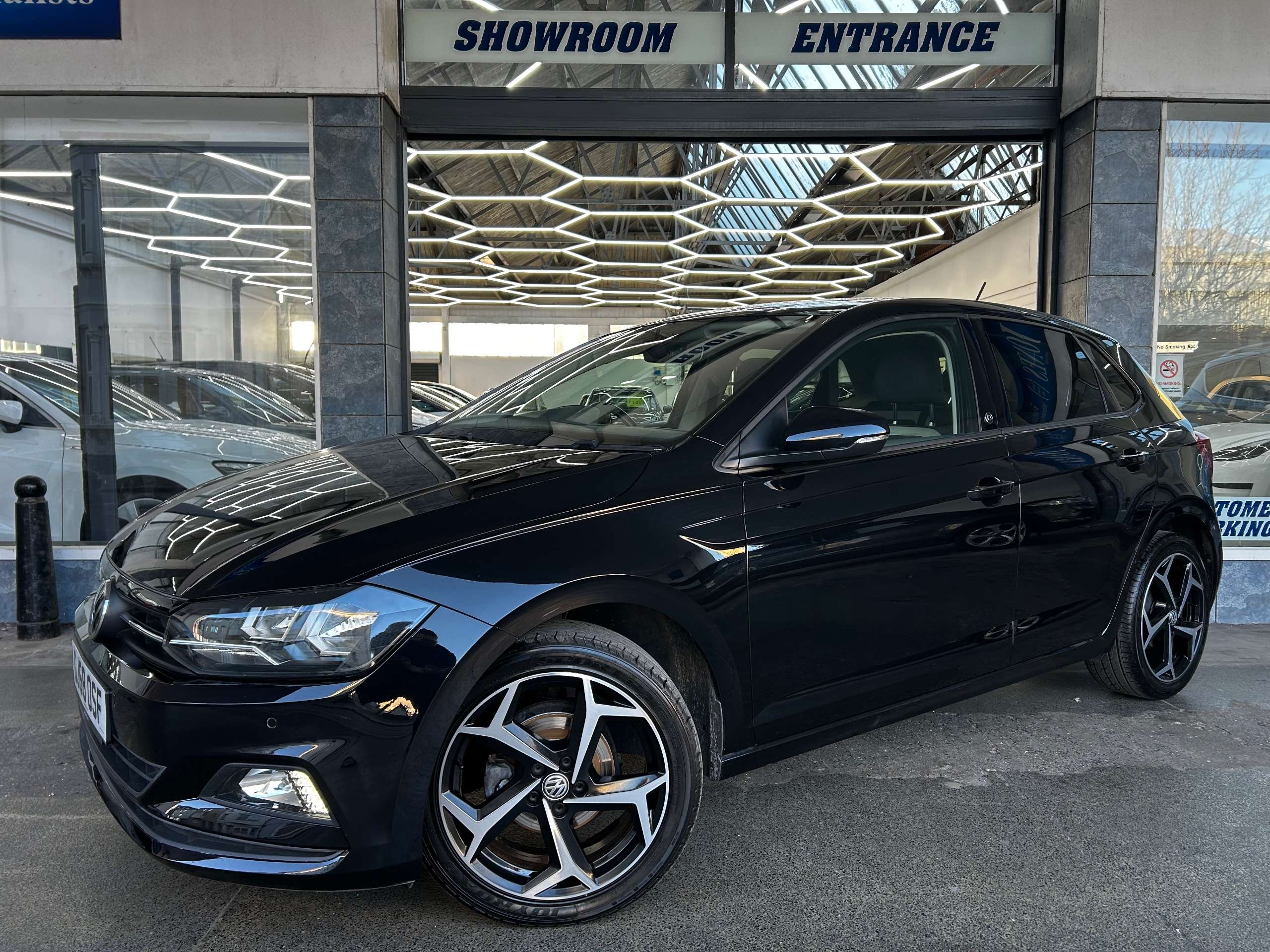 A 2018 VOLKSWAGEN POLO 1.0 TSI GPF beats Hatchback Petrol Manual Euro 6 (s/s) (95 ps) 5dr A 2018 VOLKSWAGEN POLO 1.0 TSI GPF beats Hatchback Petrol Manual Euro 6 (s/s) (95 ps) 5dr