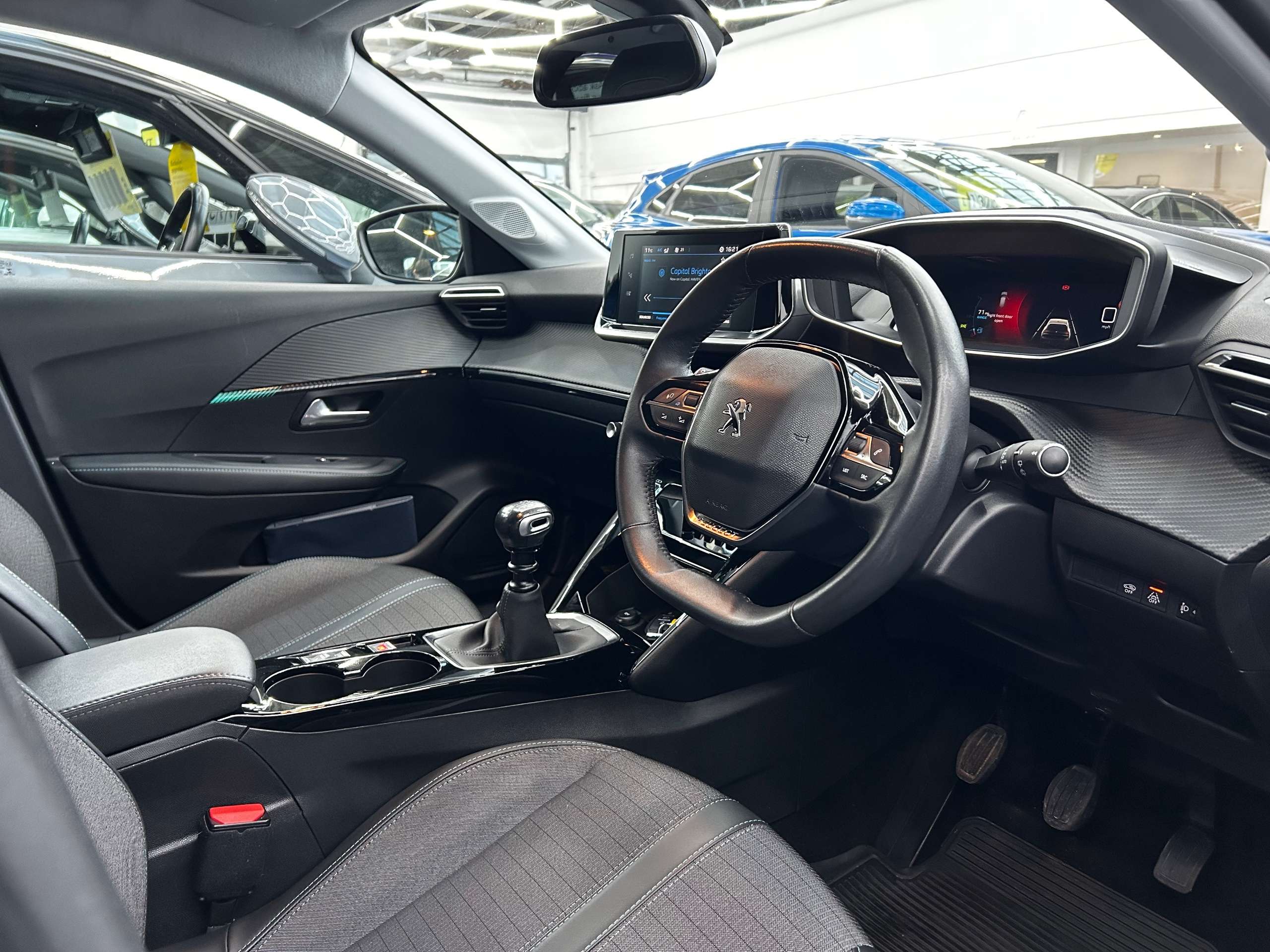 2021 PEUGEOT 208 2021 PEUGEOT 208