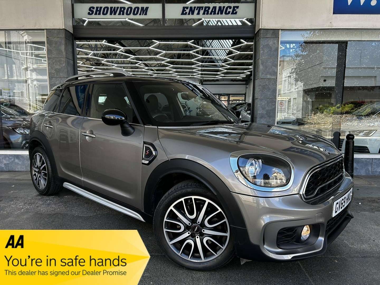 A 2019 MINI COUNTRYMAN 2.0 Cooper S Sport SUV Petrol Steptronic Euro 6 (s/s) (192 ps) 5dr A 2019 MINI COUNTRYMAN 2.0 Cooper S Sport SUV Petrol Steptronic Euro 6 (s/s) (192 ps) 5dr