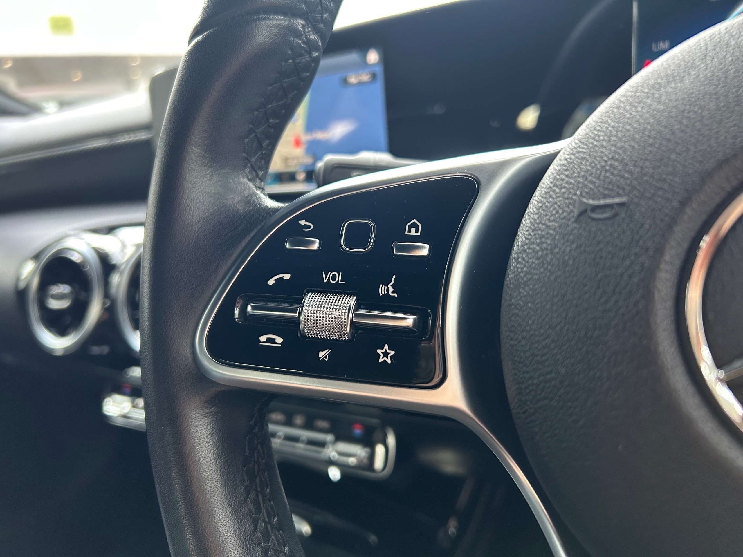 2018 MERCEDES-BENZ A CLASS 2018 MERCEDES-BENZ A CLASS