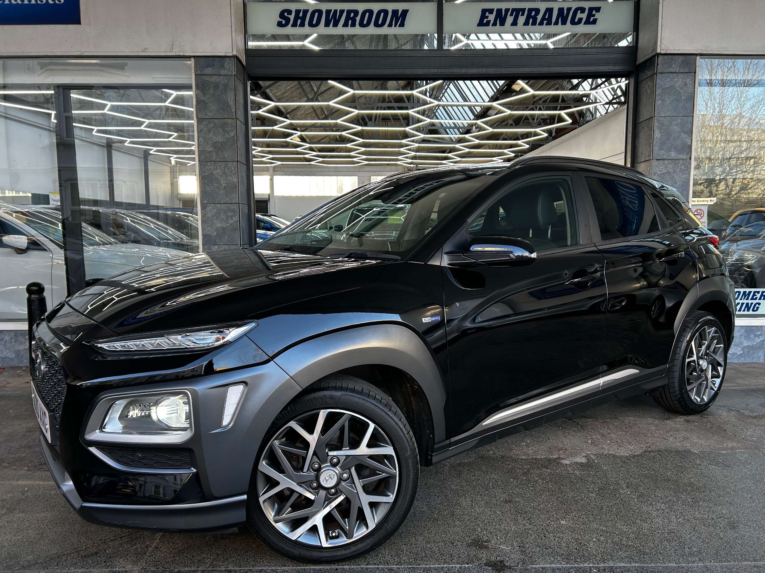 A 2020 HYUNDAI KONA 1.6 h-GDi Premium SE SUV Petrol Hybrid DCT Euro 6 (s/s) (141 ps) 5dr A 2020 HYUNDAI KONA 1.6 h-GDi Premium SE SUV Petrol Hybrid DCT Euro 6 (s/s) (141 ps) 5dr