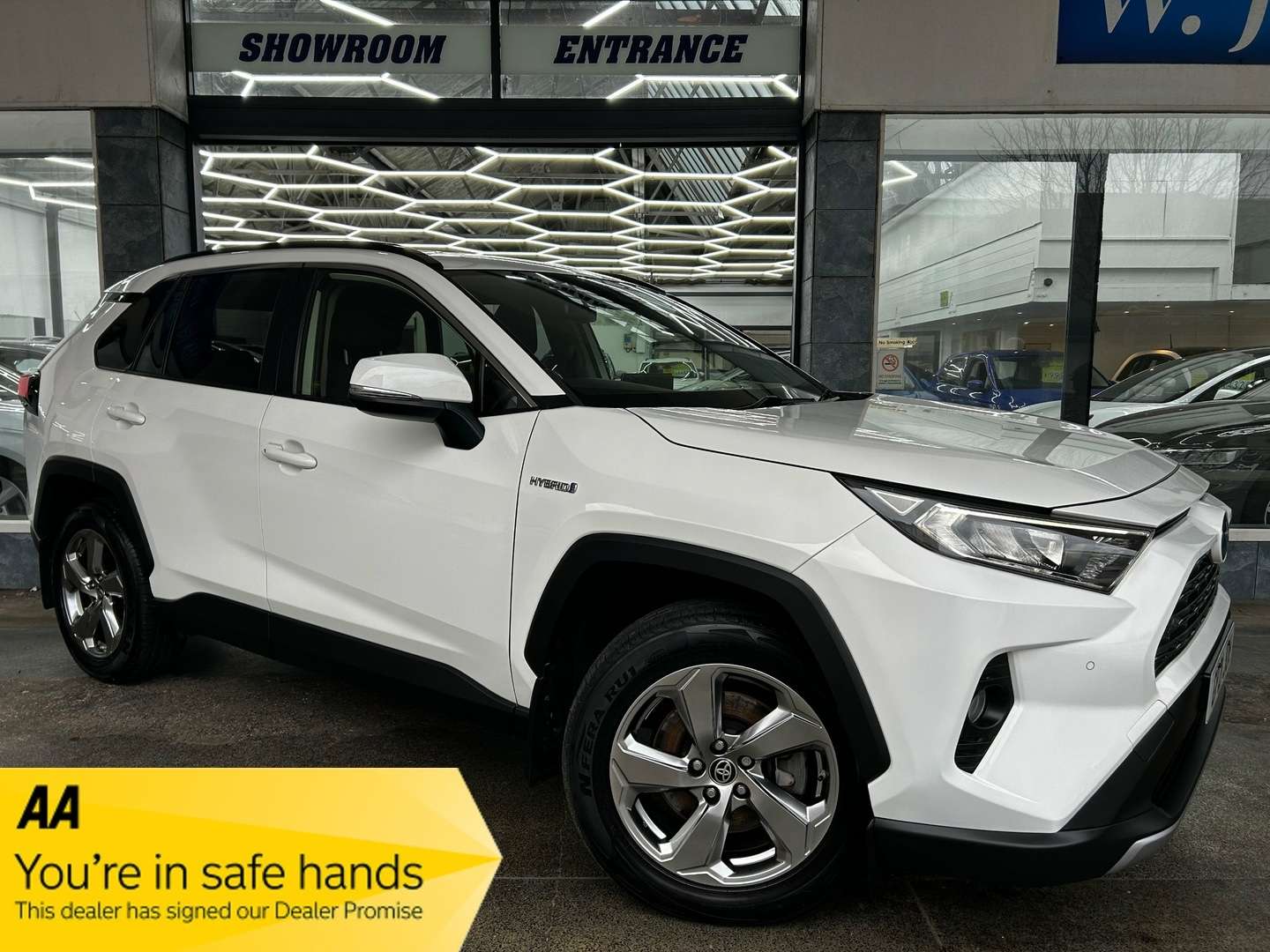 A 2021 TOYOTA RAV4 2.5 VVT-h GPF Design SUV Petrol Hybrid CVT 4WD Euro 6 (s/s) (222 ps) 5dr A 2021 TOYOTA RAV4 2.5 VVT-h GPF Design SUV Petrol Hybrid CVT 4WD Euro 6 (s/s) (222 ps) 5dr