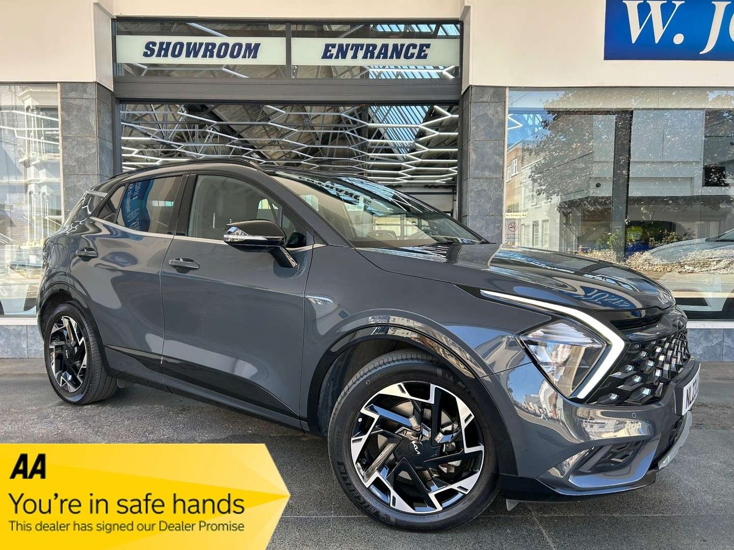 A 2023 KIA SPORTAGE 1.6 T-GDi 13.8kWh GT-Line SUV Petrol Plug-in Hybrid Auto AWD Euro 6 (s/s) (261 bhp) 5dr A 2023 KIA SPORTAGE 1.6 T-GDi 13.8kWh GT-Line SUV Petrol Plug-in Hybrid Auto AWD Euro 6 (s/s) (261 bhp) 5dr