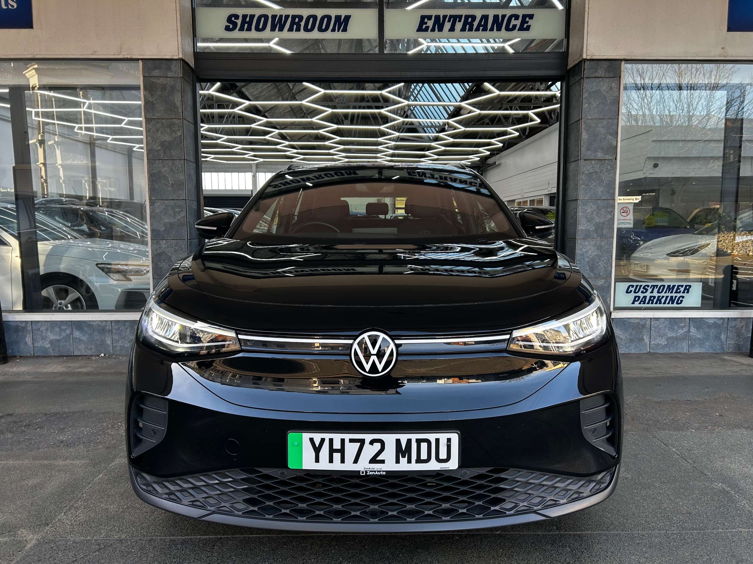 A 2022 VOLKSWAGEN ID.4 Pure 52kWh Life SUV Electric Auto (148 ps) 5dr A 2022 VOLKSWAGEN ID.4 Pure 52kWh Life SUV Electric Auto (148 ps) 5dr