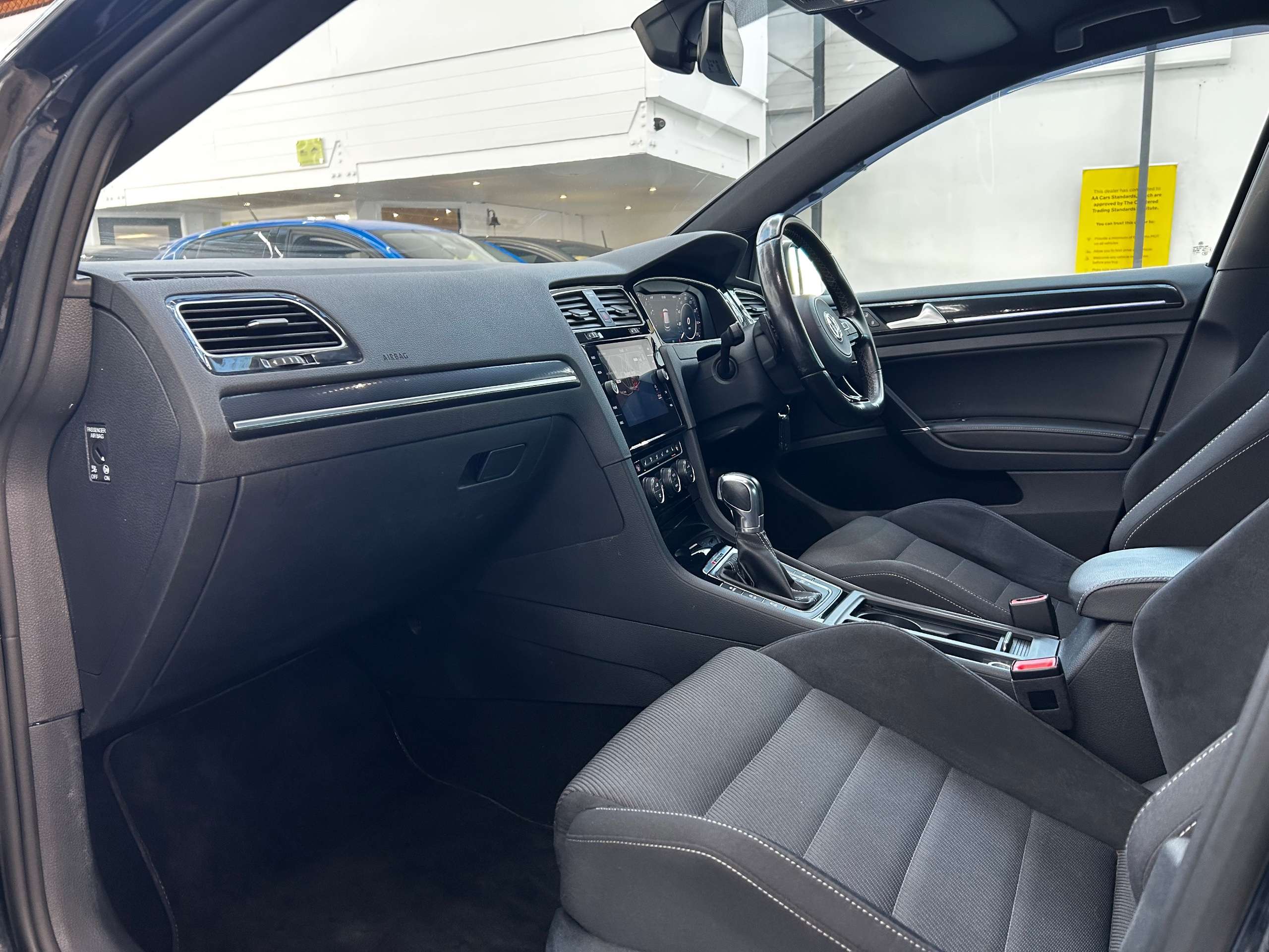 2017 VOLKSWAGEN GOLF 2017 VOLKSWAGEN GOLF