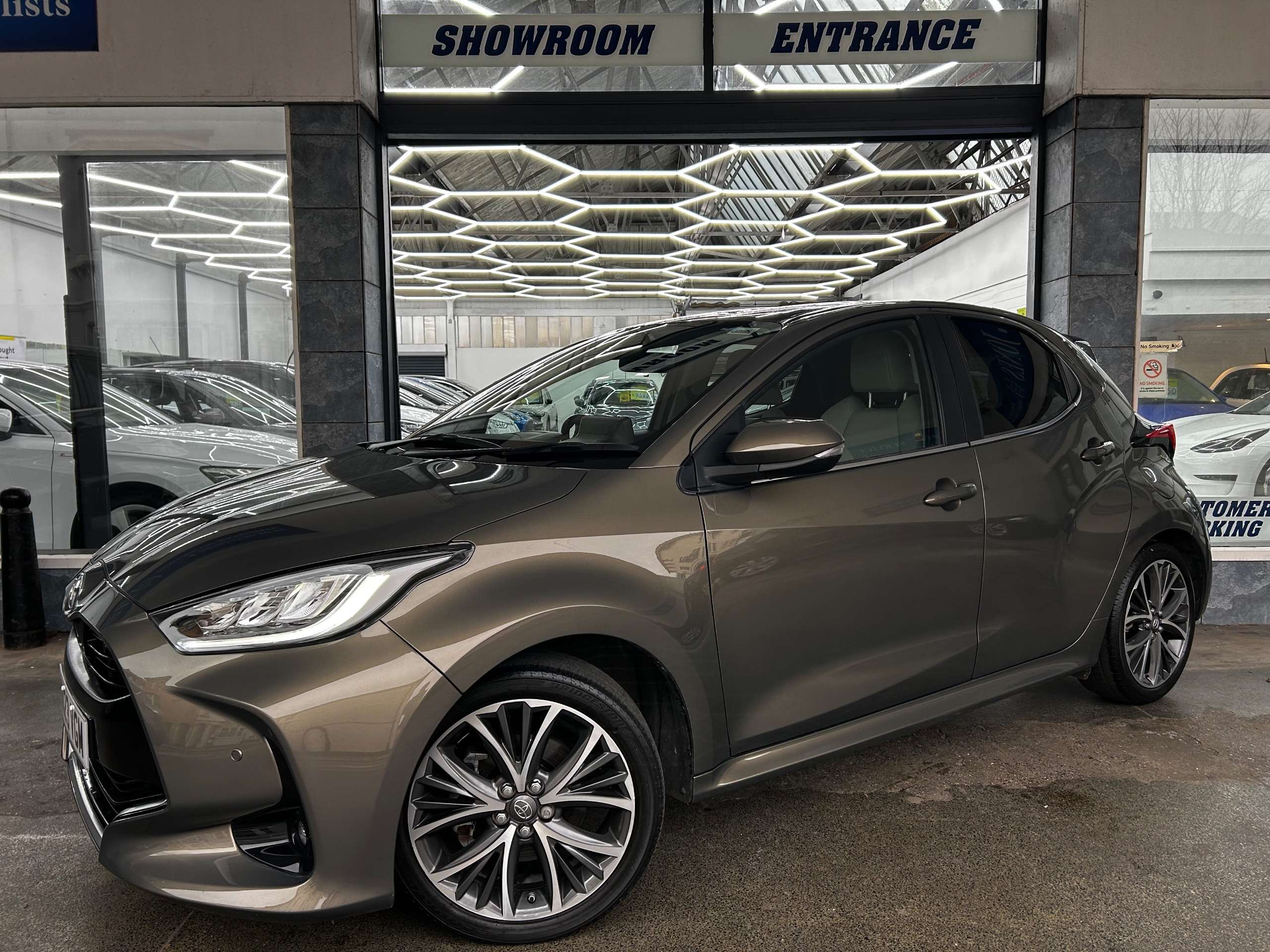 A 2023 TOYOTA YARIS 1.5 VVT-h Excel Hatchback Petrol Hybrid E-CVT Euro 6 (s/s) (116 ps) 5dr A 2023 TOYOTA YARIS 1.5 VVT-h Excel Hatchback Petrol Hybrid E-CVT Euro 6 (s/s) (116 ps) 5dr