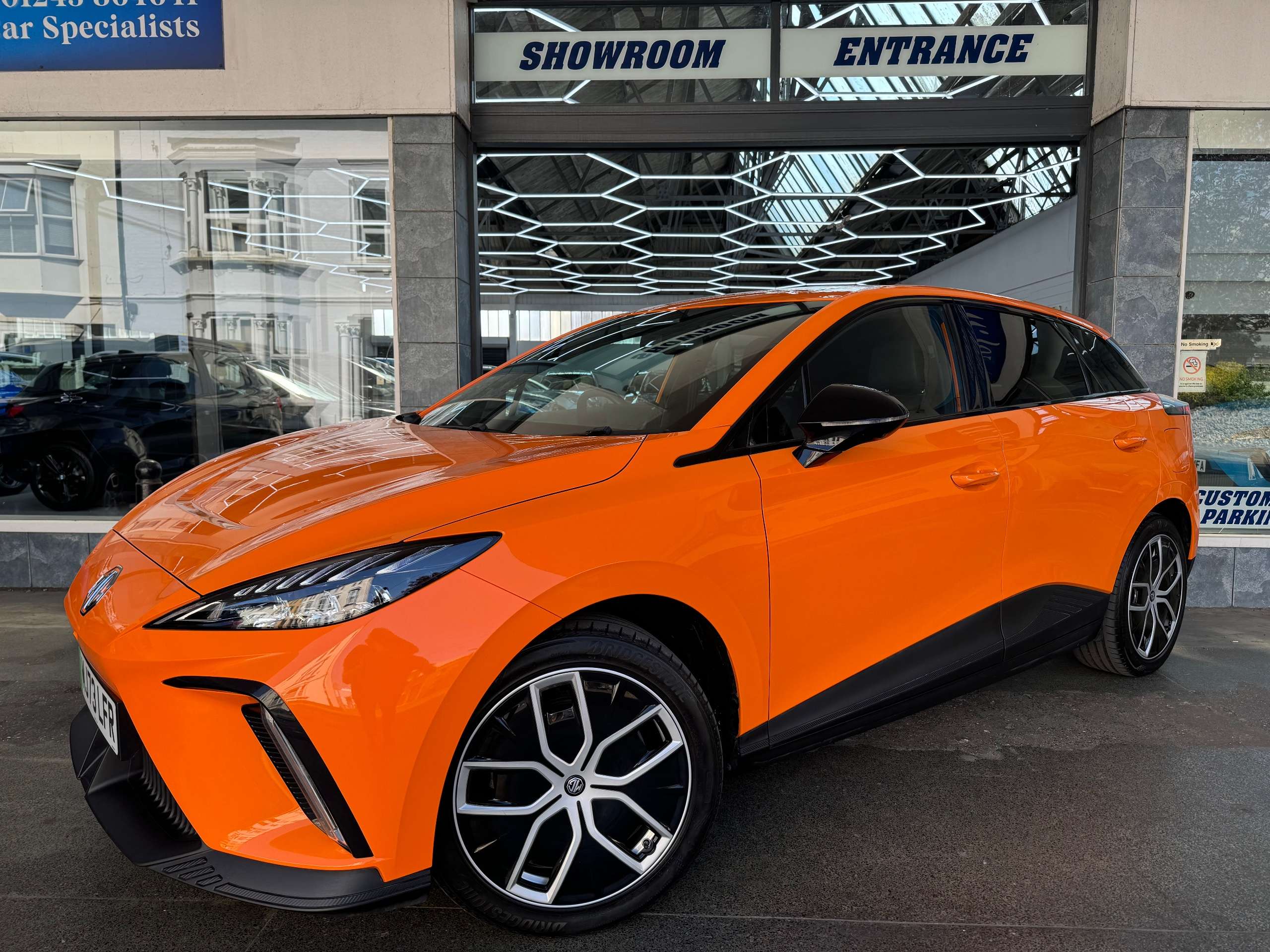 A 2023 MG MG4 64kWh Trophy Long Range Hatchback Electric Auto (203 ps) 5dr A 2023 MG MG4 64kWh Trophy Long Range Hatchback Electric Auto (203 ps) 5dr