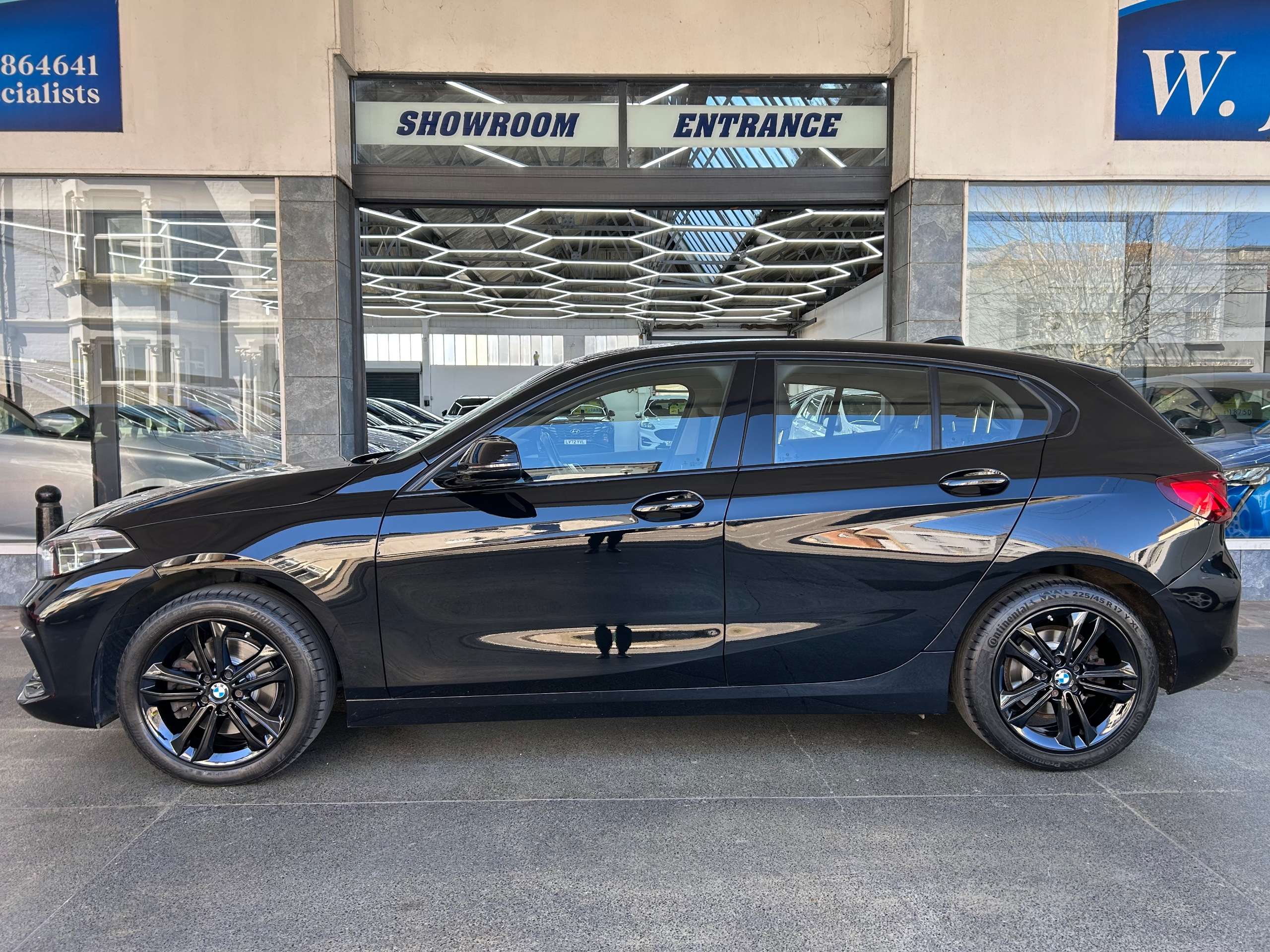 A 2022 BMW 1 SERIES 1.5 118i Sport (LCP) Hatchback Petrol DCT Euro 6 (s/s) (136 ps) 5dr A 2022 BMW 1 SERIES 1.5 118i Sport (LCP) Hatchback Petrol DCT Euro 6 (s/s) (136 ps) 5dr