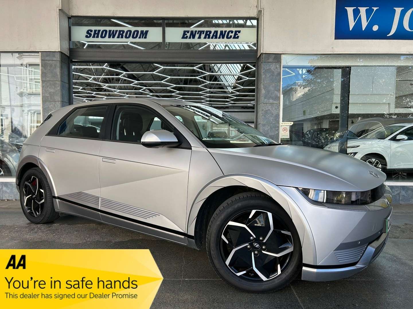 A 2022 HYUNDAI IONIQ 5 73kWh Premium Hatchback Electric Auto (217 ps) 5dr A 2022 HYUNDAI IONIQ 5 73kWh Premium Hatchback Electric Auto (217 ps) 5dr