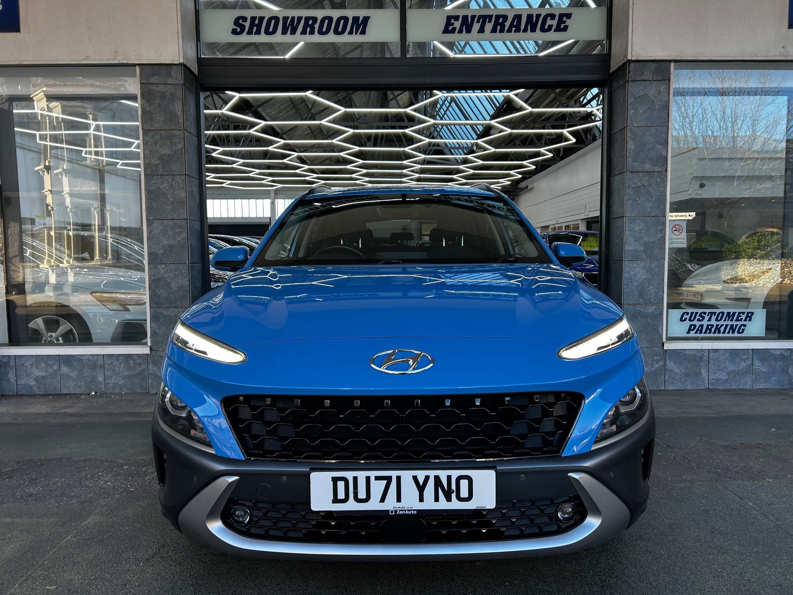 A 2021 HYUNDAI KONA 1.6 h-GDi Premium SUV Petrol Hybrid DCT Euro 6 (s/s) (141 ps) 5dr A 2021 HYUNDAI KONA 1.6 h-GDi Premium SUV Petrol Hybrid DCT Euro 6 (s/s) (141 ps) 5dr