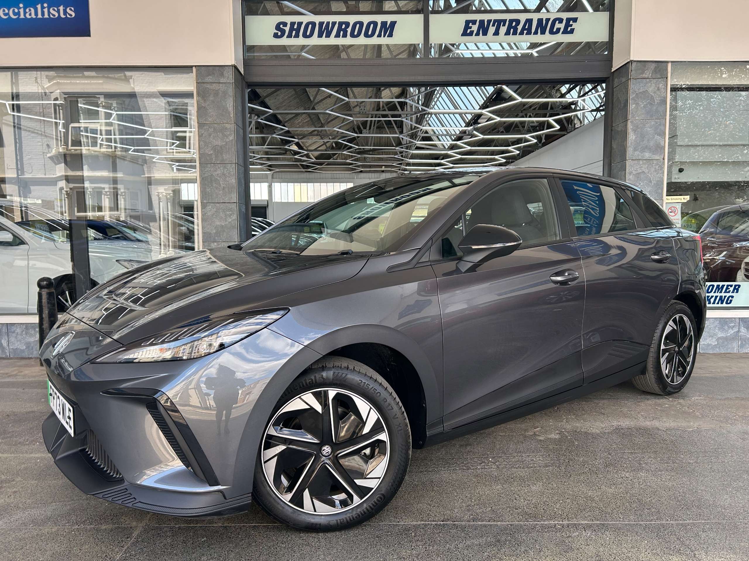 A 2024 MG MG4 51kWh SE Hatchback Electric Auto (170 ps) 5dr A 2024 MG MG4 51kWh SE Hatchback Electric Auto (170 ps) 5dr