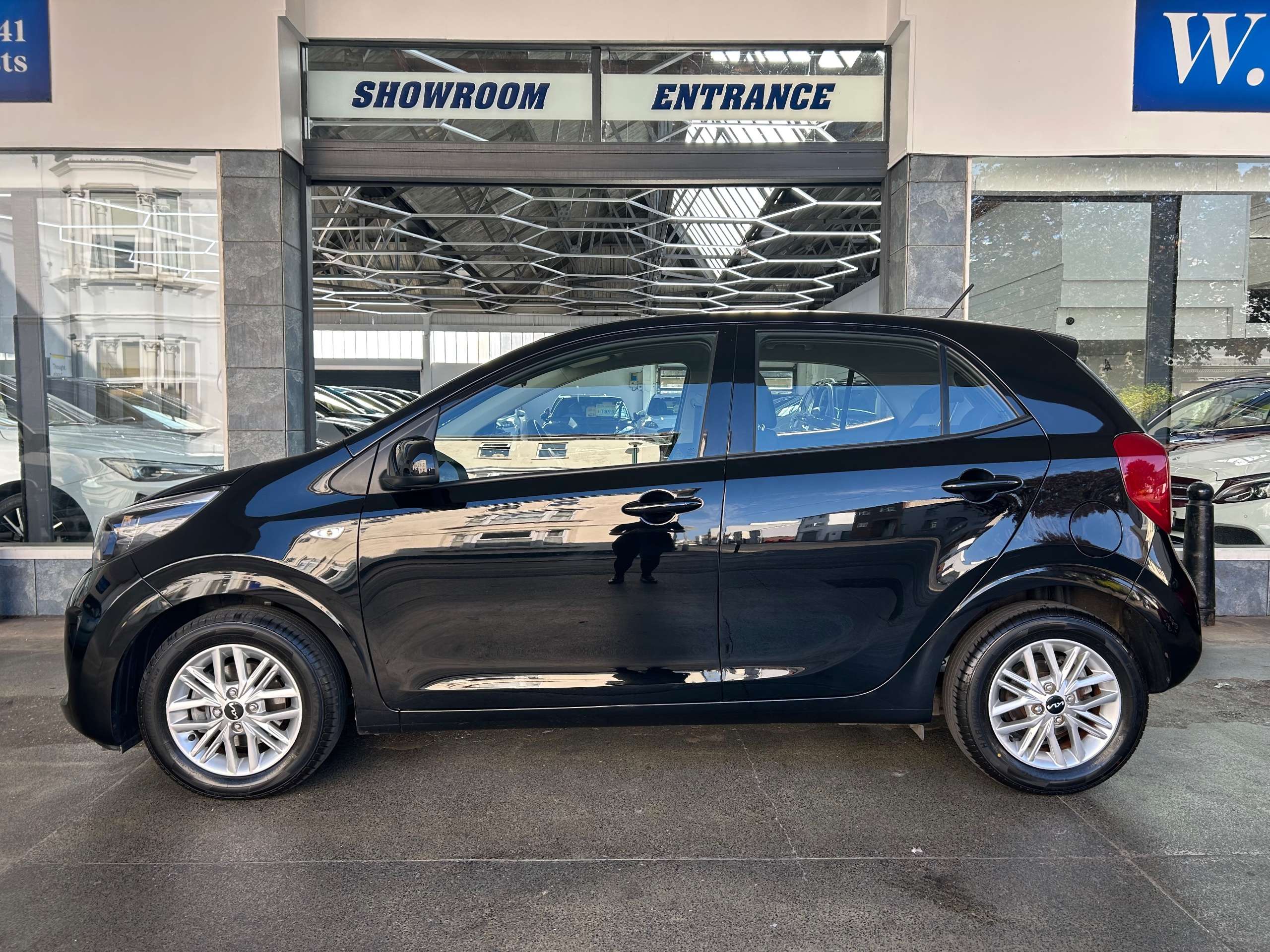 A 2021 KIA PICANTO 1.0 DPi 2 Hatchback Petrol AMT Euro 6 (s/s) (66 bhp) 5dr A 2021 KIA PICANTO 1.0 DPi 2 Hatchback Petrol AMT Euro 6 (s/s) (66 bhp) 5dr
