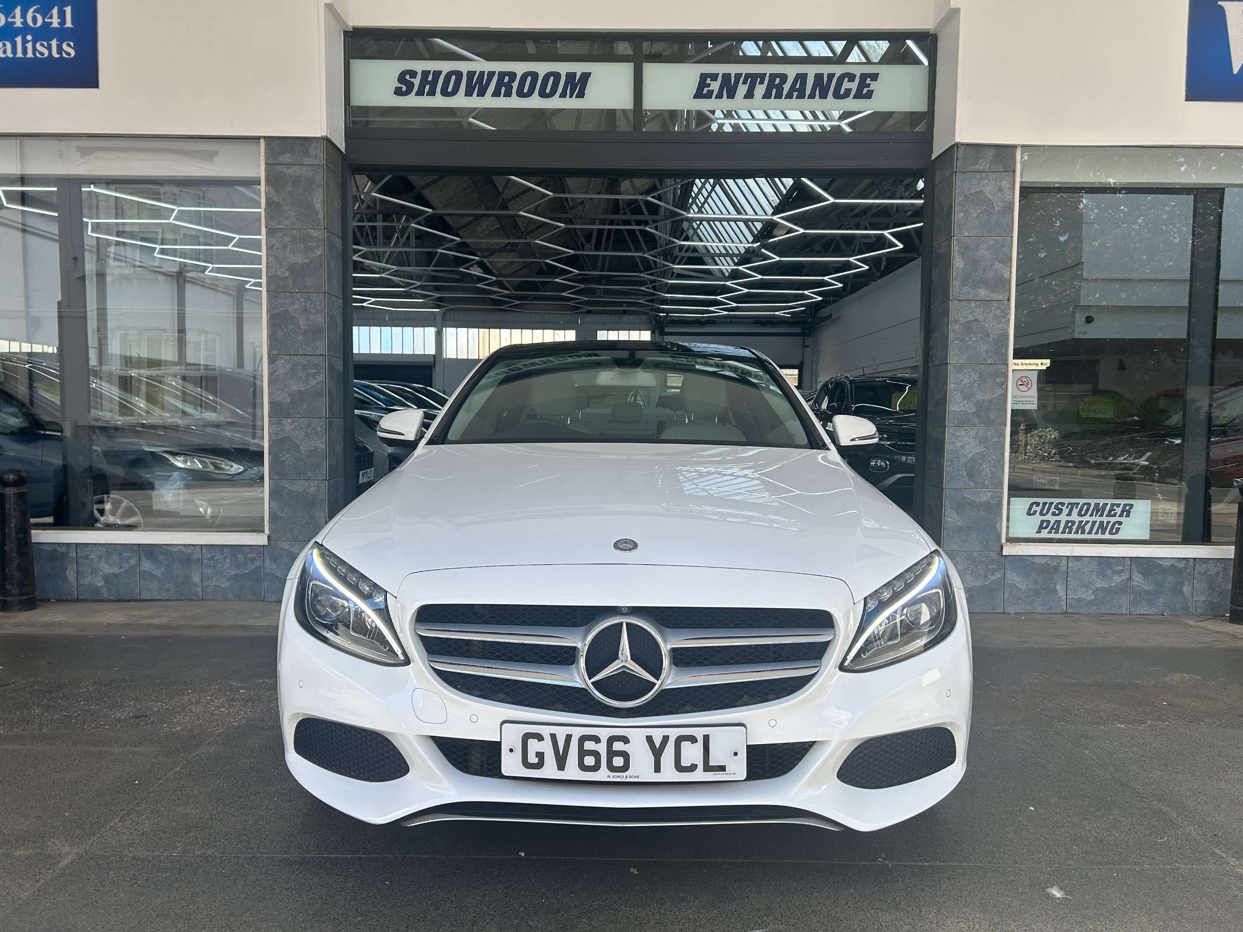A 2017 MERCEDES C CLASS C200 SPORT PREMIUM A 2017 MERCEDES C CLASS C200 SPORT PREMIUM