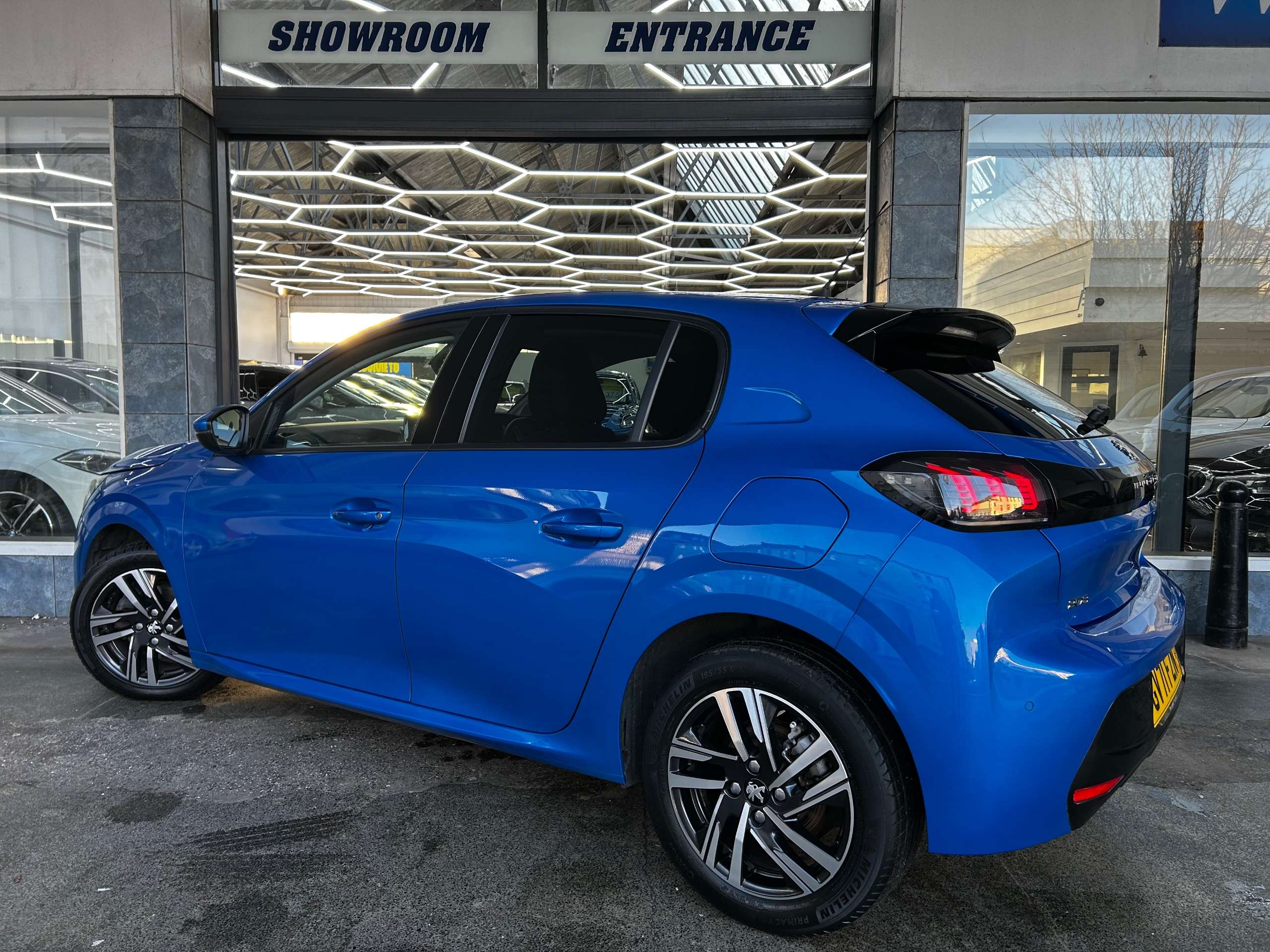 2021 PEUGEOT 208 2021 PEUGEOT 208