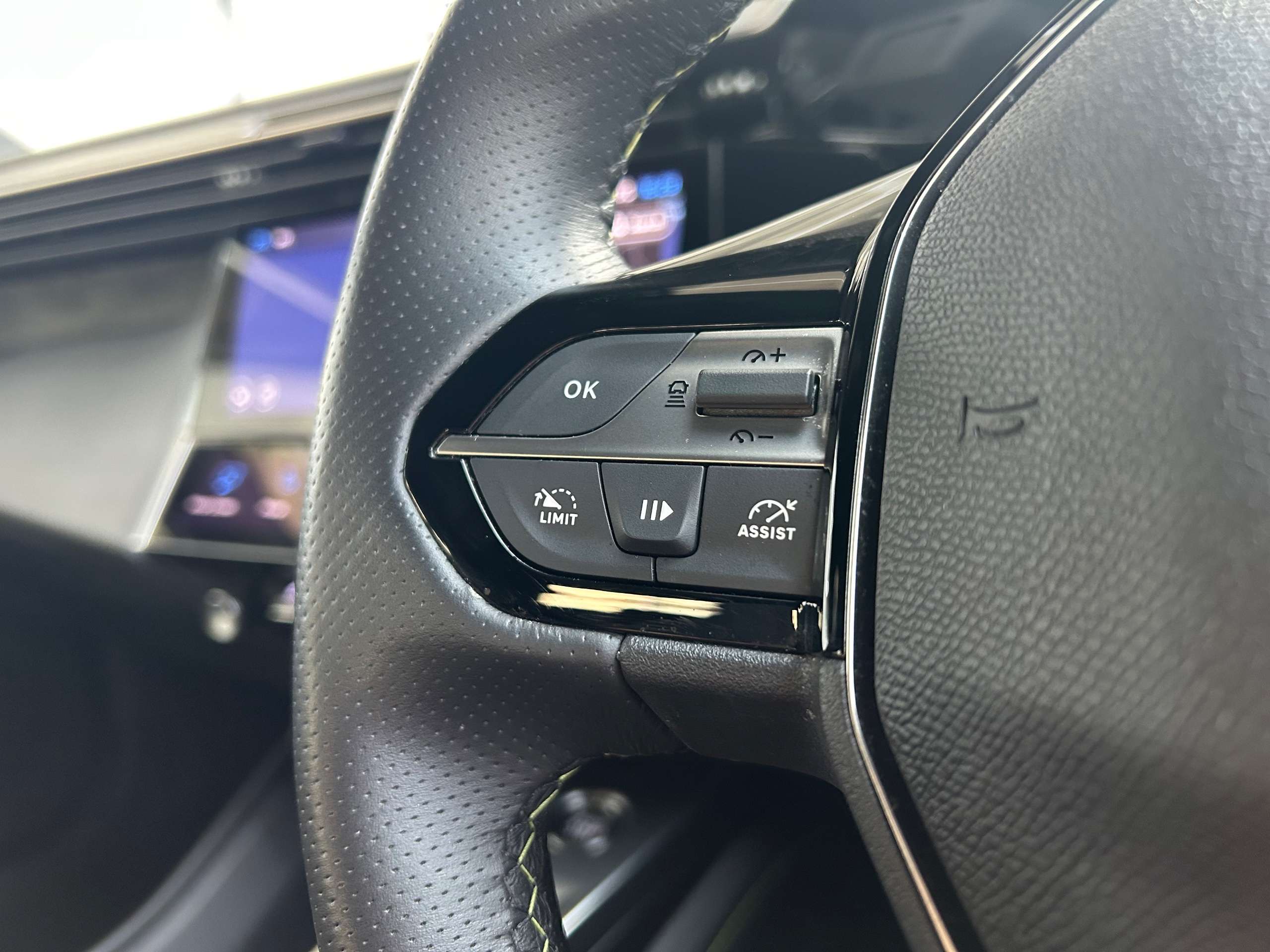 2024 PEUGEOT 408 2024 PEUGEOT 408