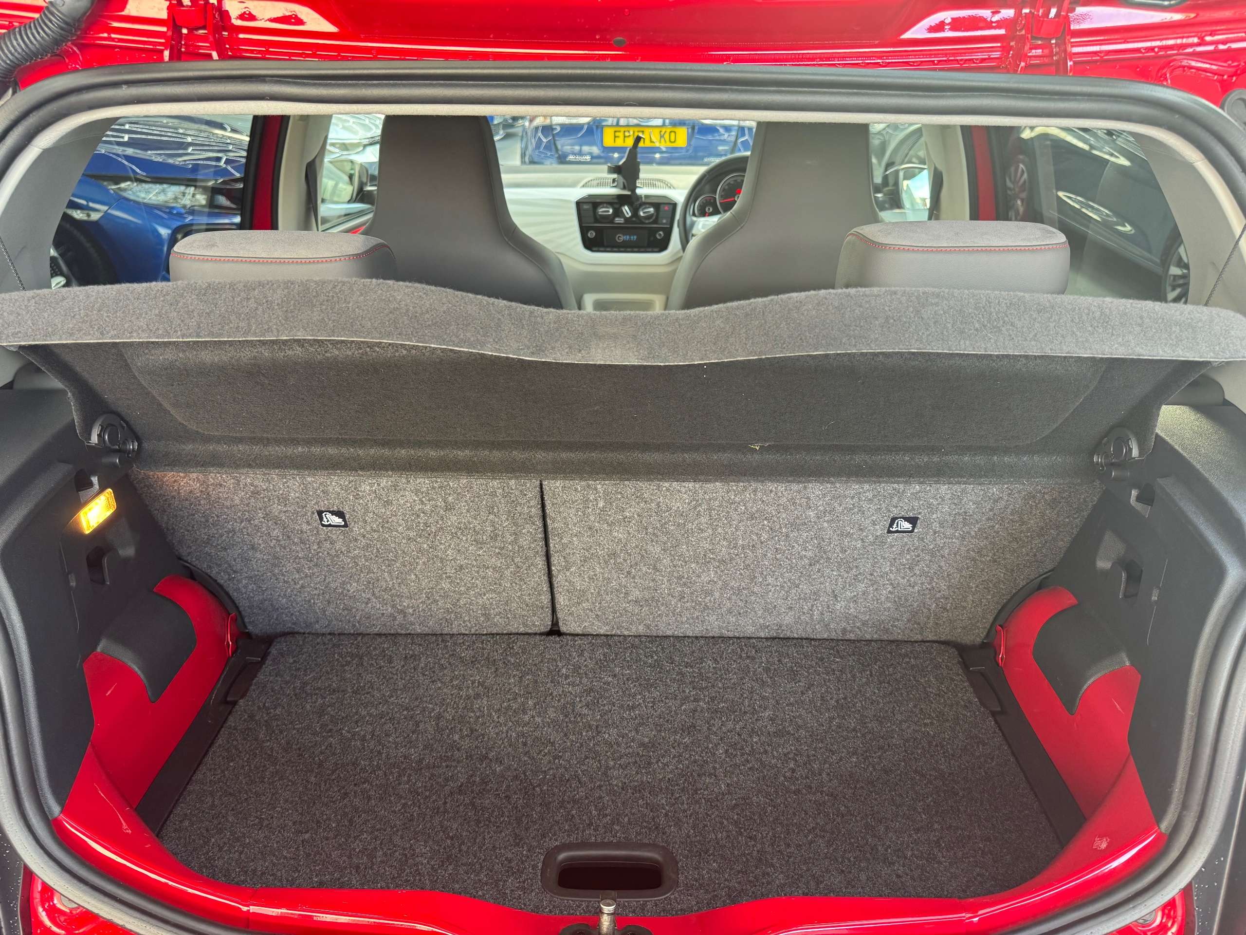 2019 VOLKSWAGEN UP! 2019 VOLKSWAGEN UP!