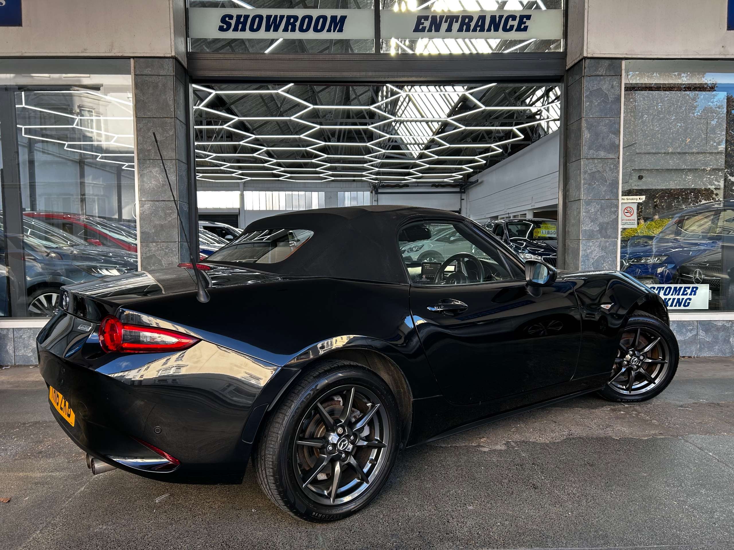 2016 MAZDA MX-5 2016 MAZDA MX-5